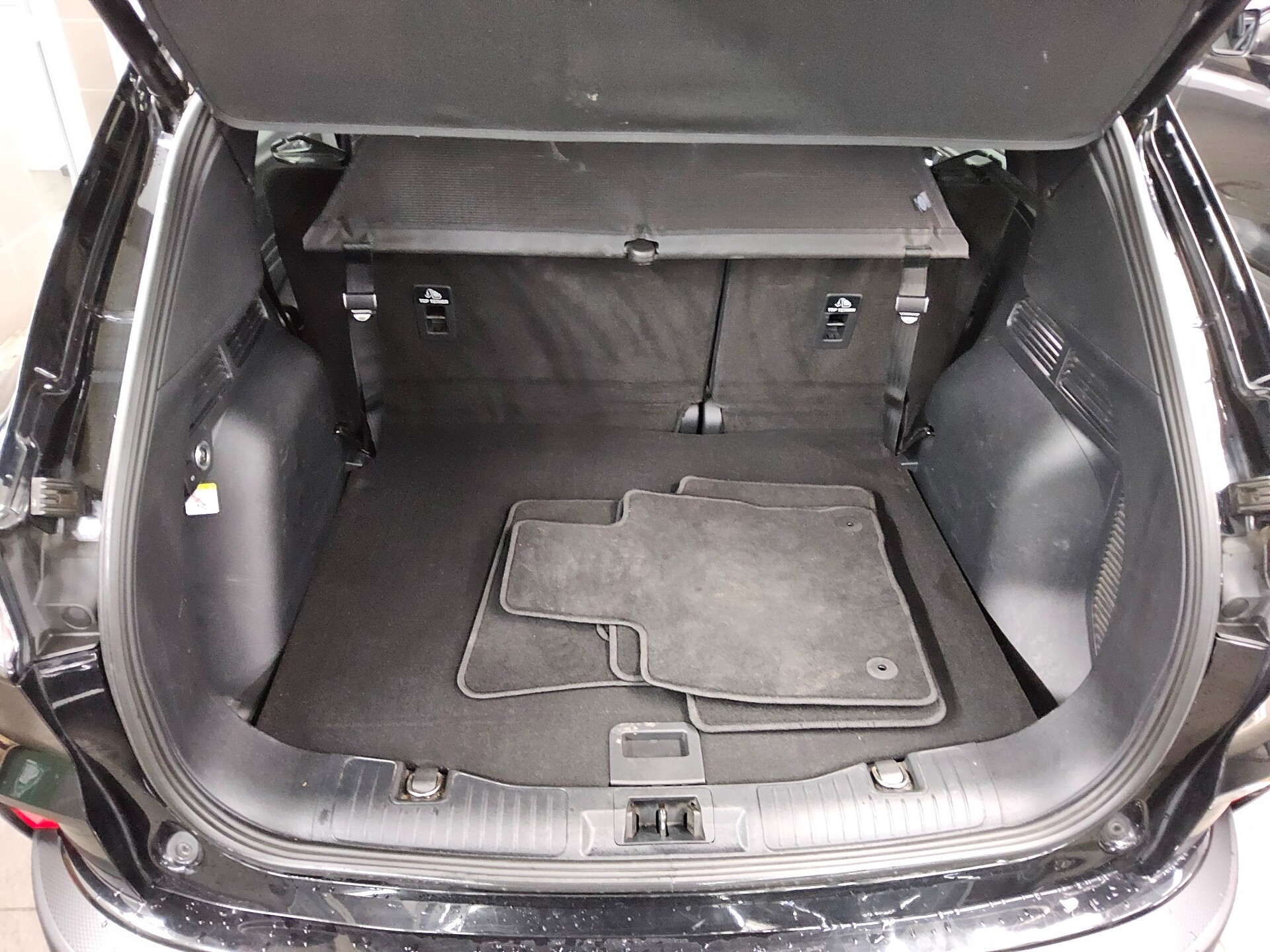 Ford Kuga 1.5 EB Titanium Navi DC LED RFK AHK 4xSHZ 12