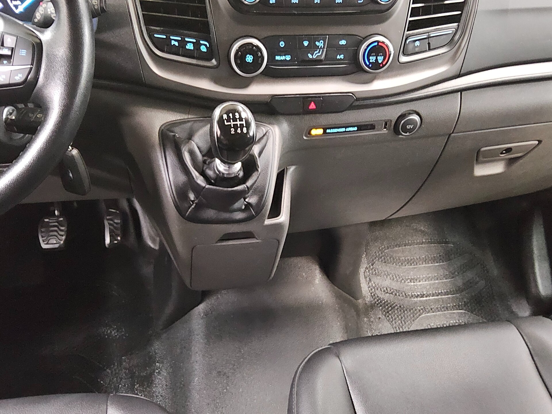 Ford Transit Custom 2.0 TDCi Trend Leder 9-Sitze PDC 6