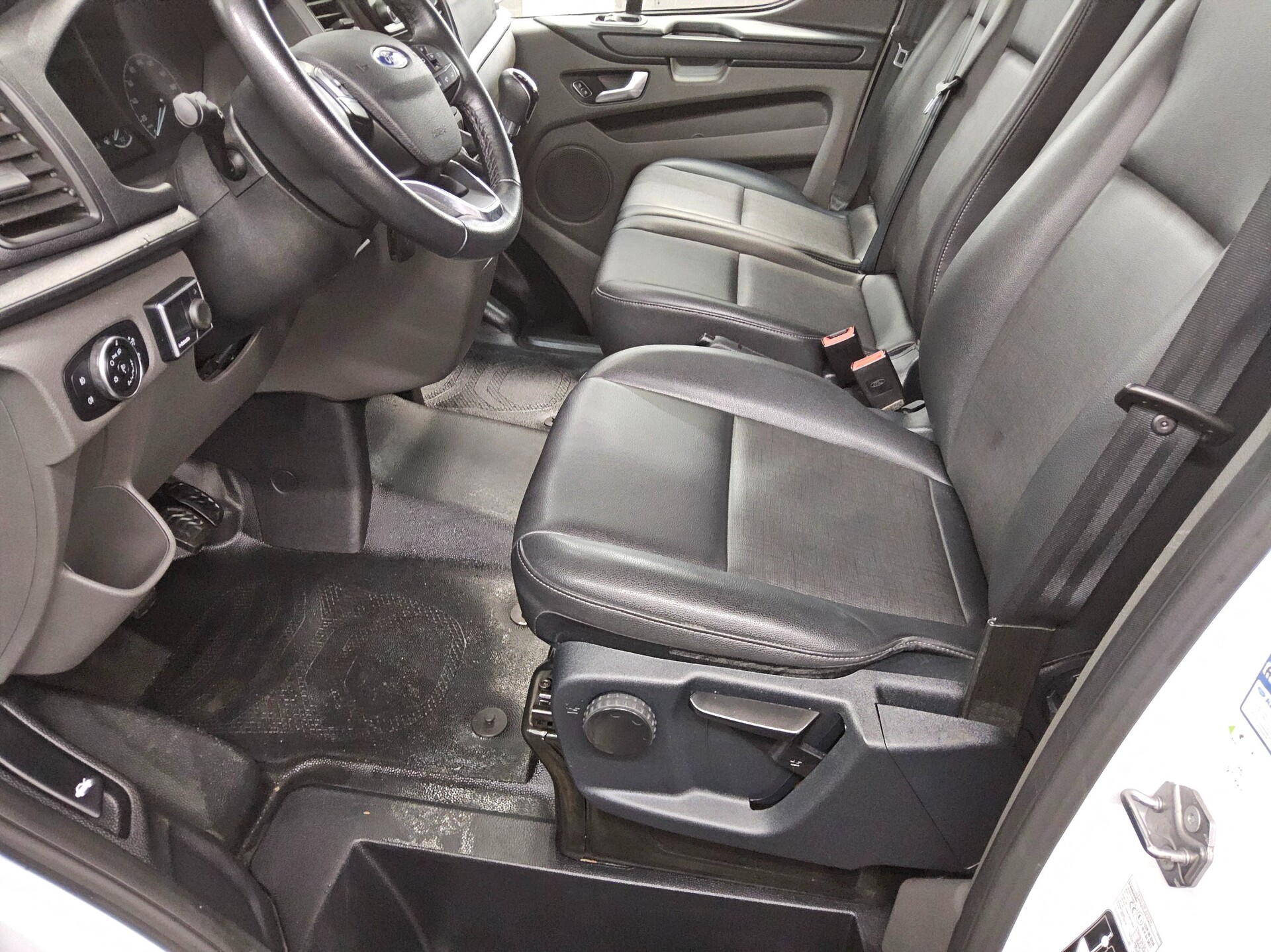 Ford Transit Custom 2.0 TDCi Trend Leder 9-Sitze PDC 8