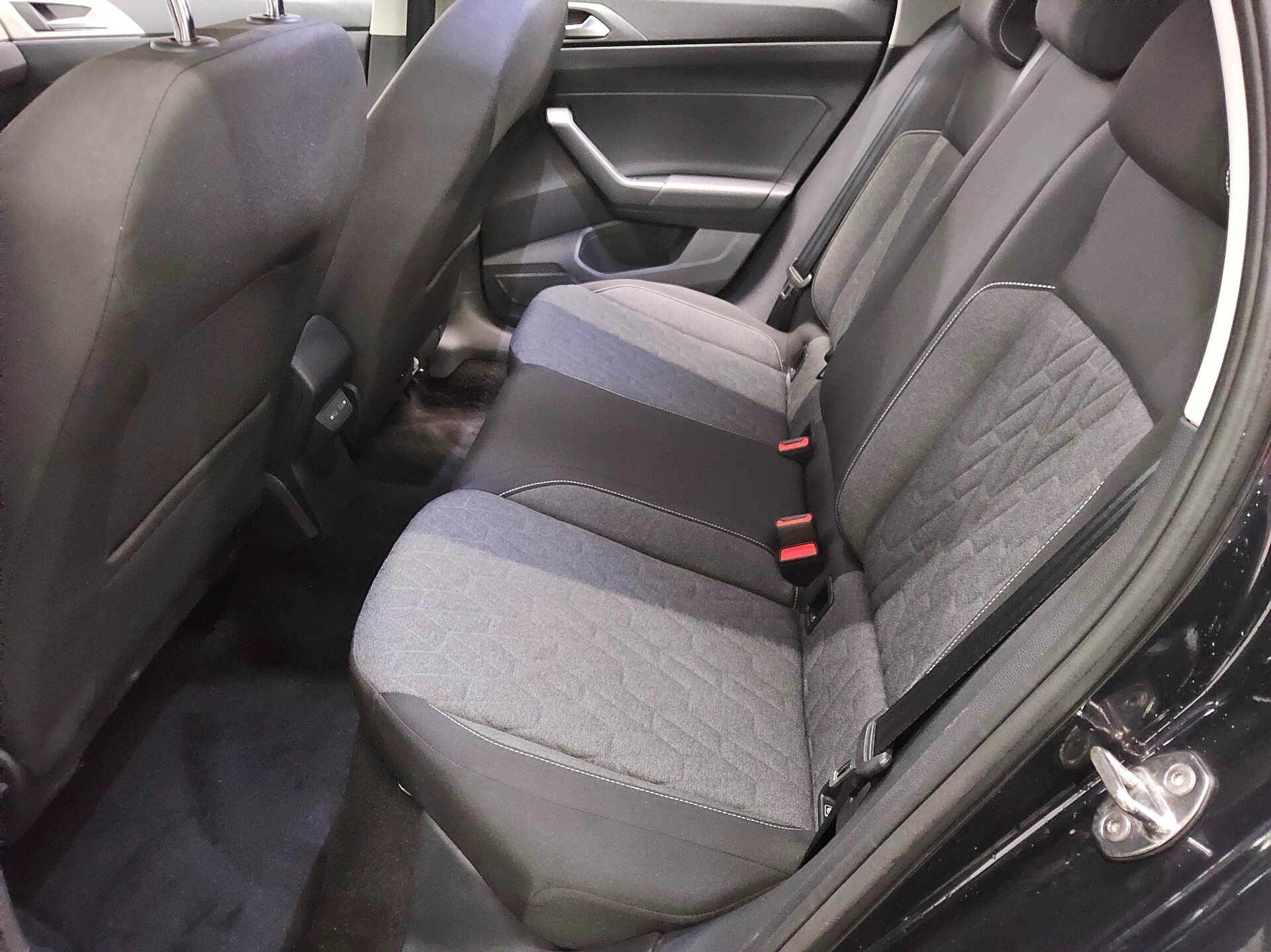 Volkswagen Taigo 1.0 TSI Move Navi LED DC SHZ DAB PDC 13