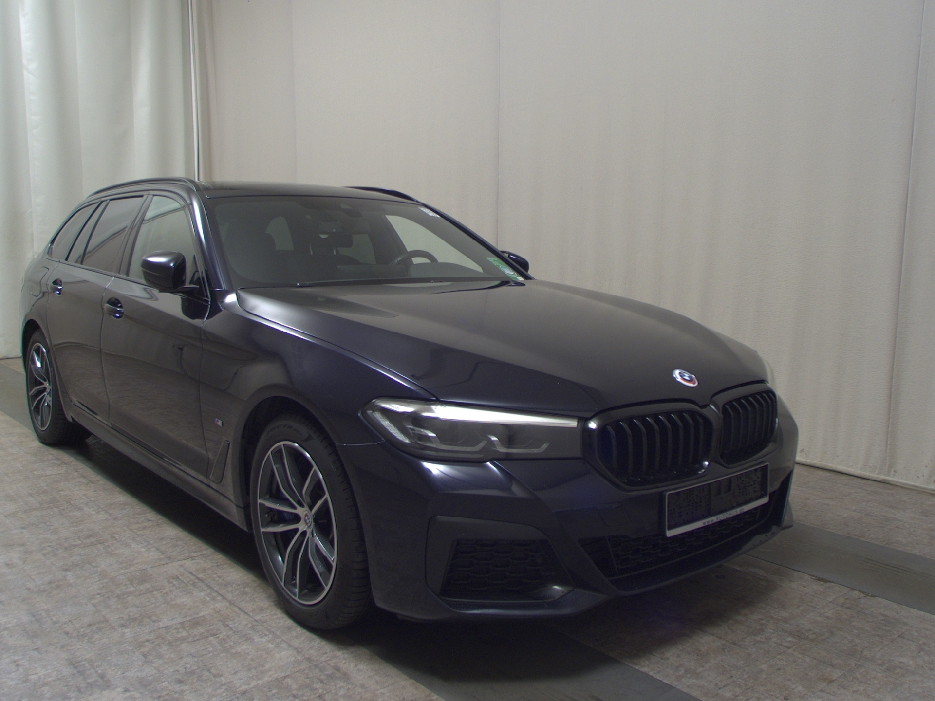 BMW 530dA Touring M-Sport Navi LC Prof H/K Pano RFK 3
