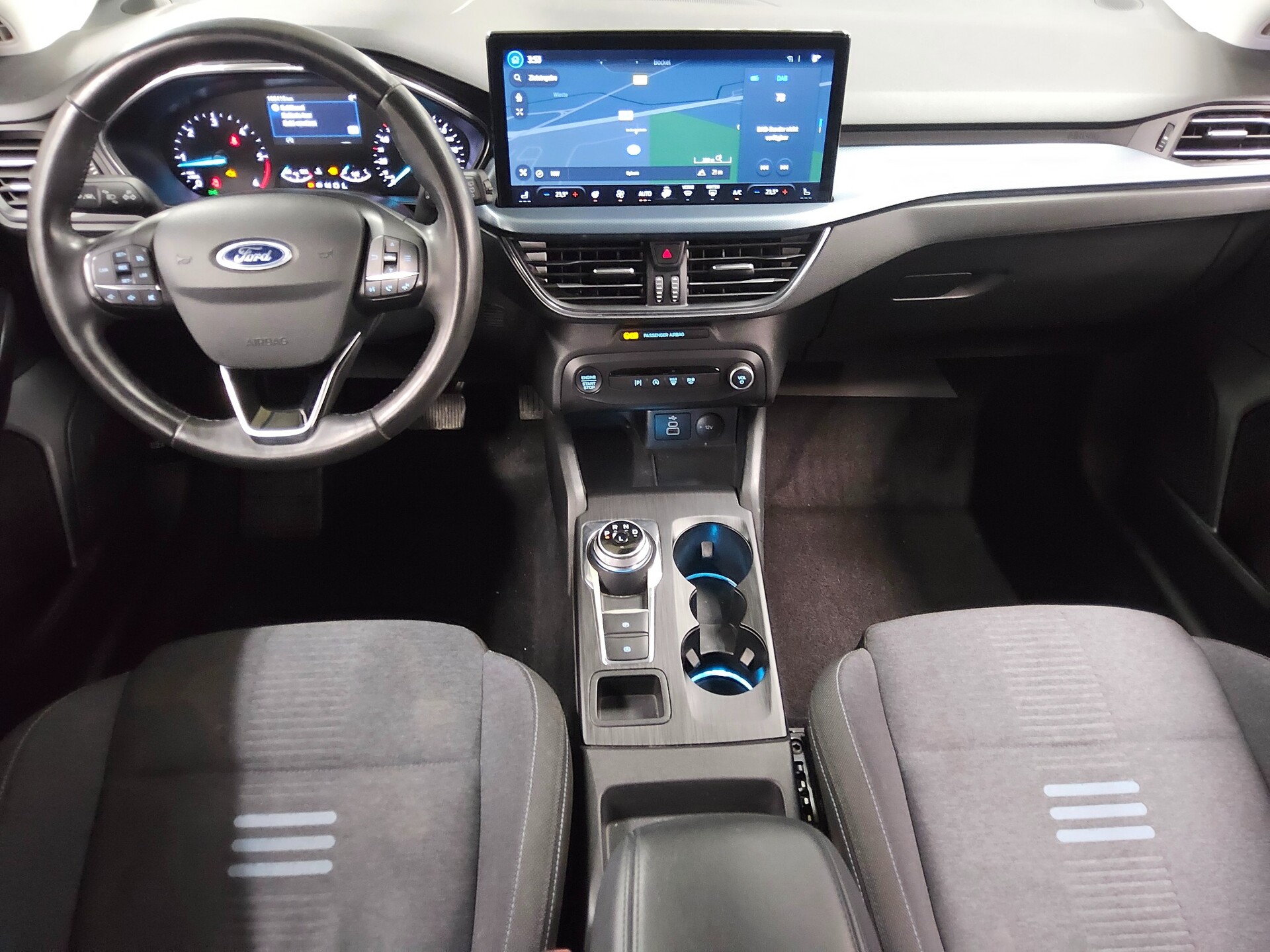 Ford Focus Turnier 1.5 EB Active Navi LED PDC SHZ RfK 5