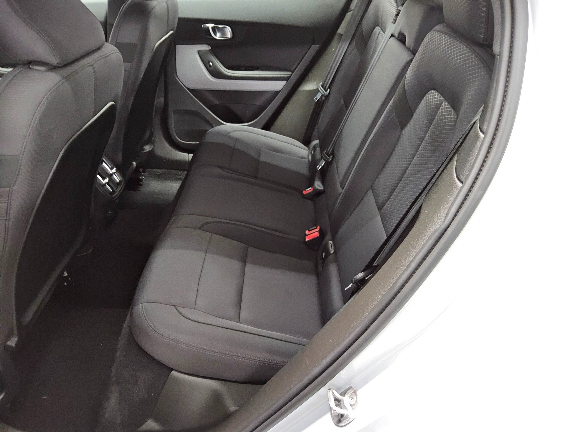 Polestar 2 Long Range Dual Navi LED 360° ACC Shz PDC 13