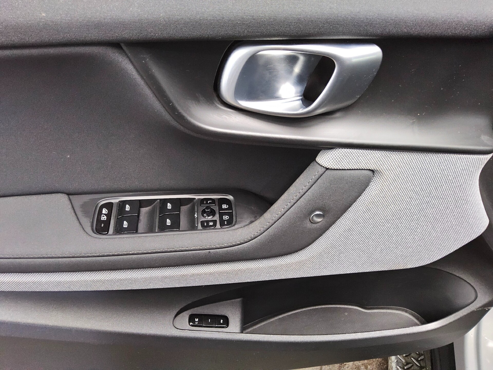 Polestar 2 Long Range Dual Navi LED 360° ACC Shz PDC 10