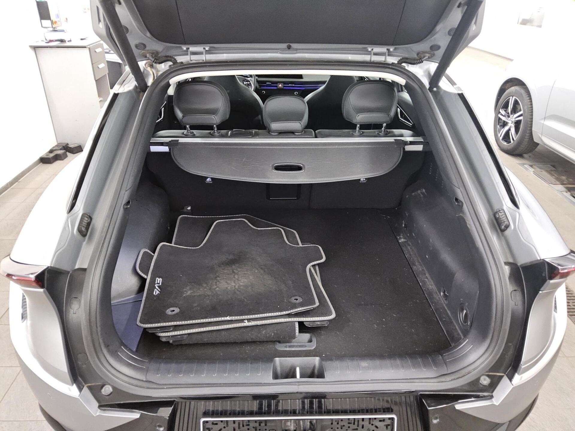 Kia EV6 Leder Navi LED Shz Wärmep. PDC 12