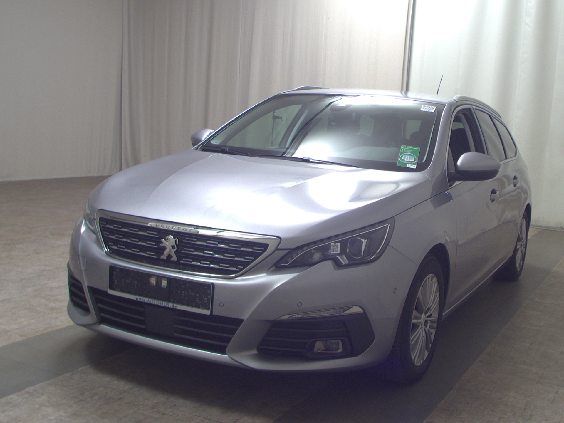 Peugeot 308 BlueHDi 130 Allure Navi LED AHK RfK ACC PDC 2