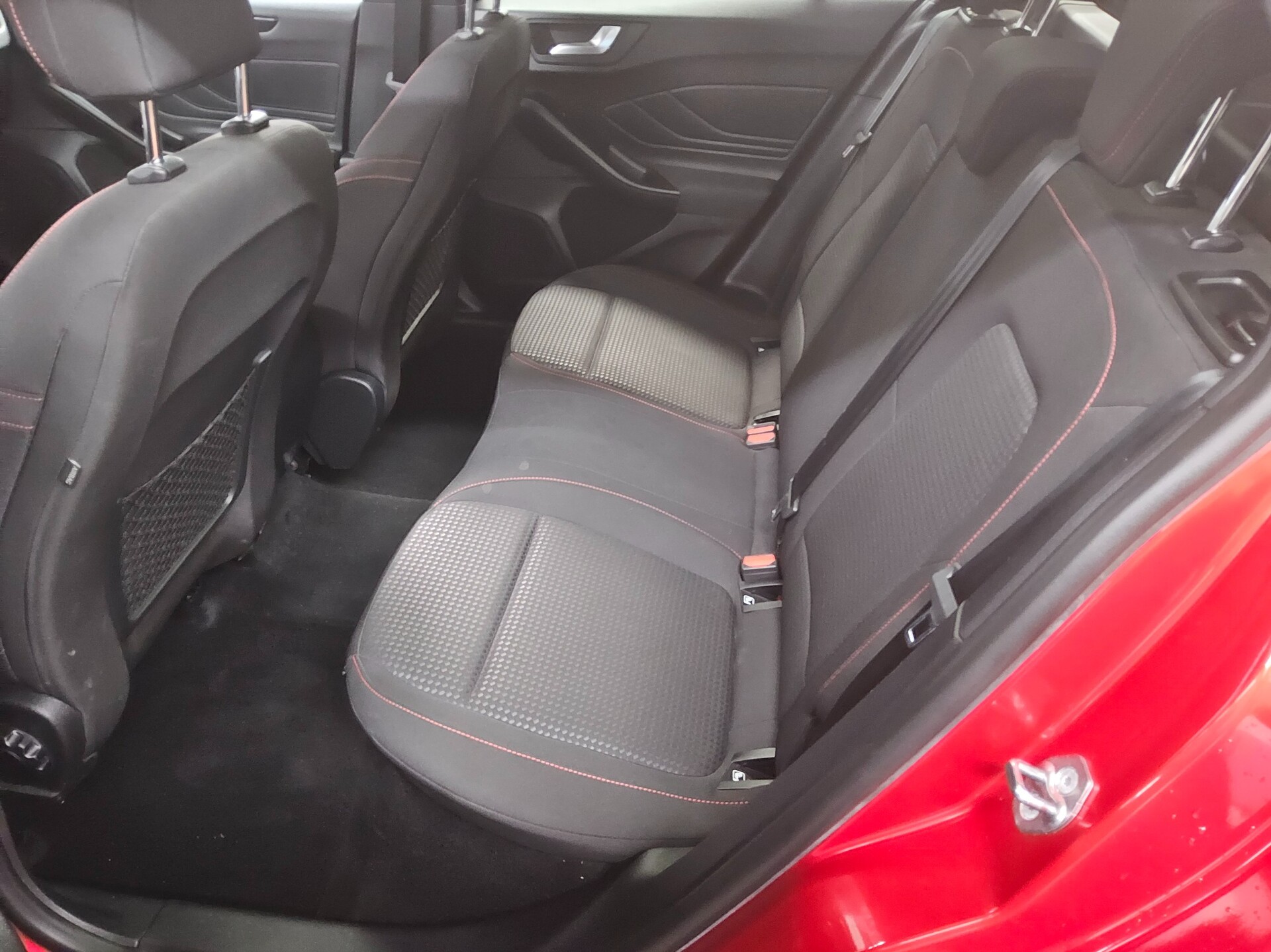 Ford Focus Turnier 1.5 EB ST-Line Navi LED B&O Pano 13