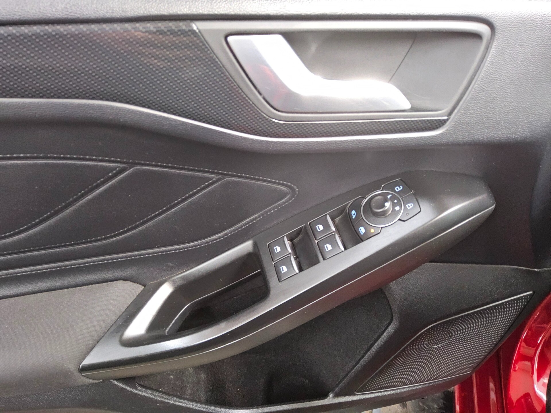 Ford Focus Turnier 1.5 EB ST-Line Navi LED B&O Pano 9