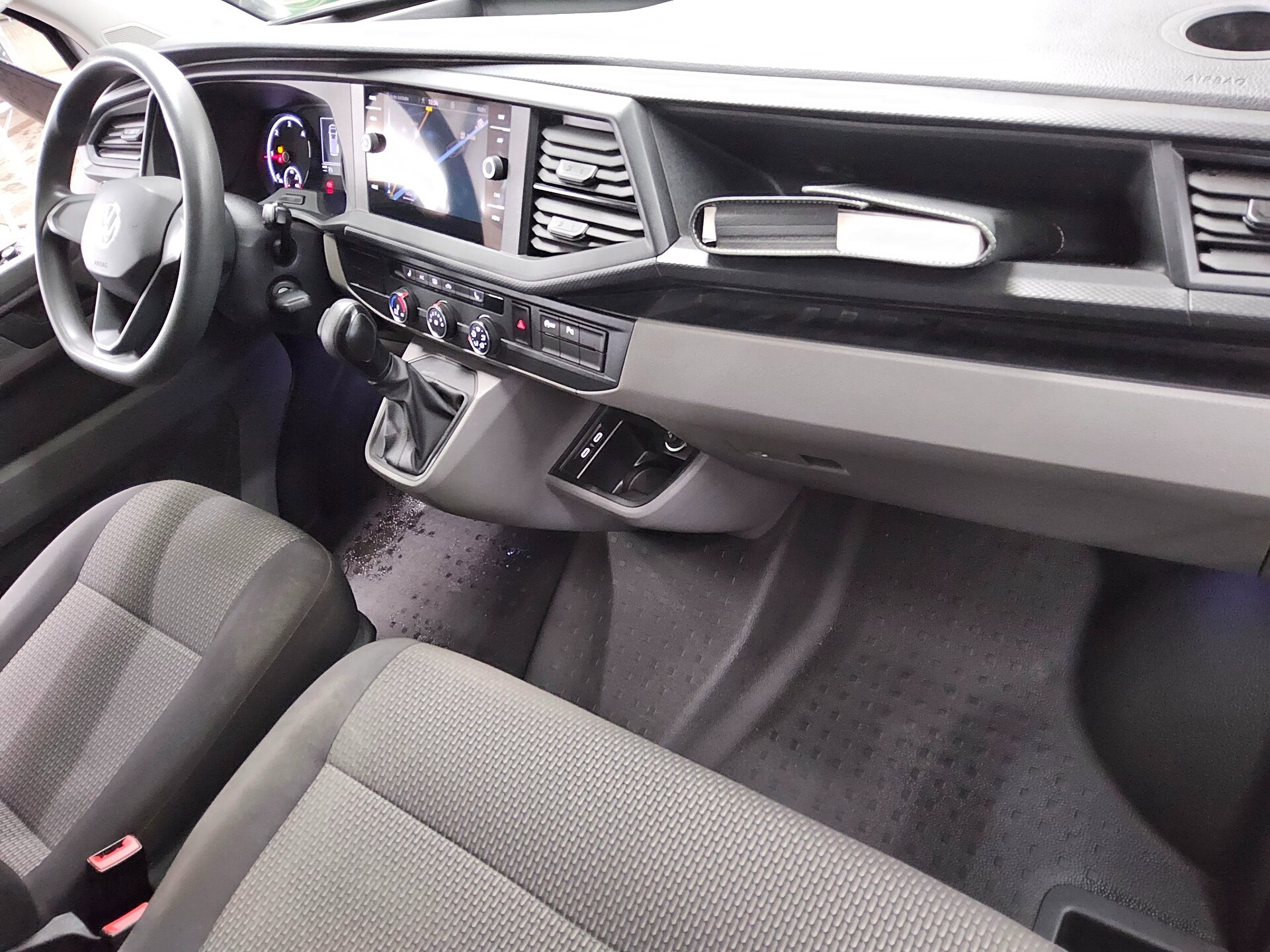 Volkswagen T6.1 Transporter 2.0 TDI 3-Sitze Navi AHK PDC 5