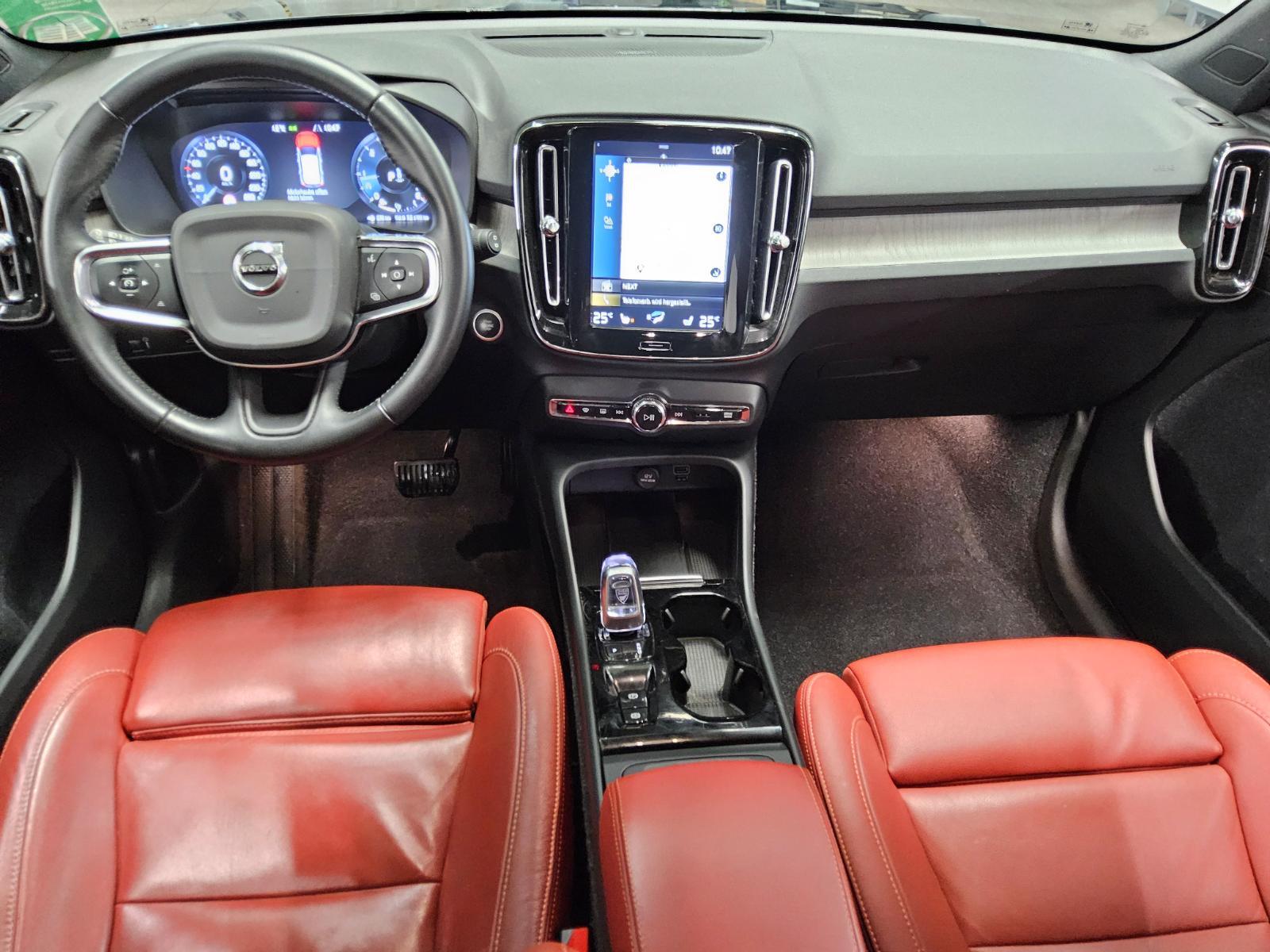 Volvo XC40 D3 Inscription Navi LED Leder 4xShz PDC RfK 5