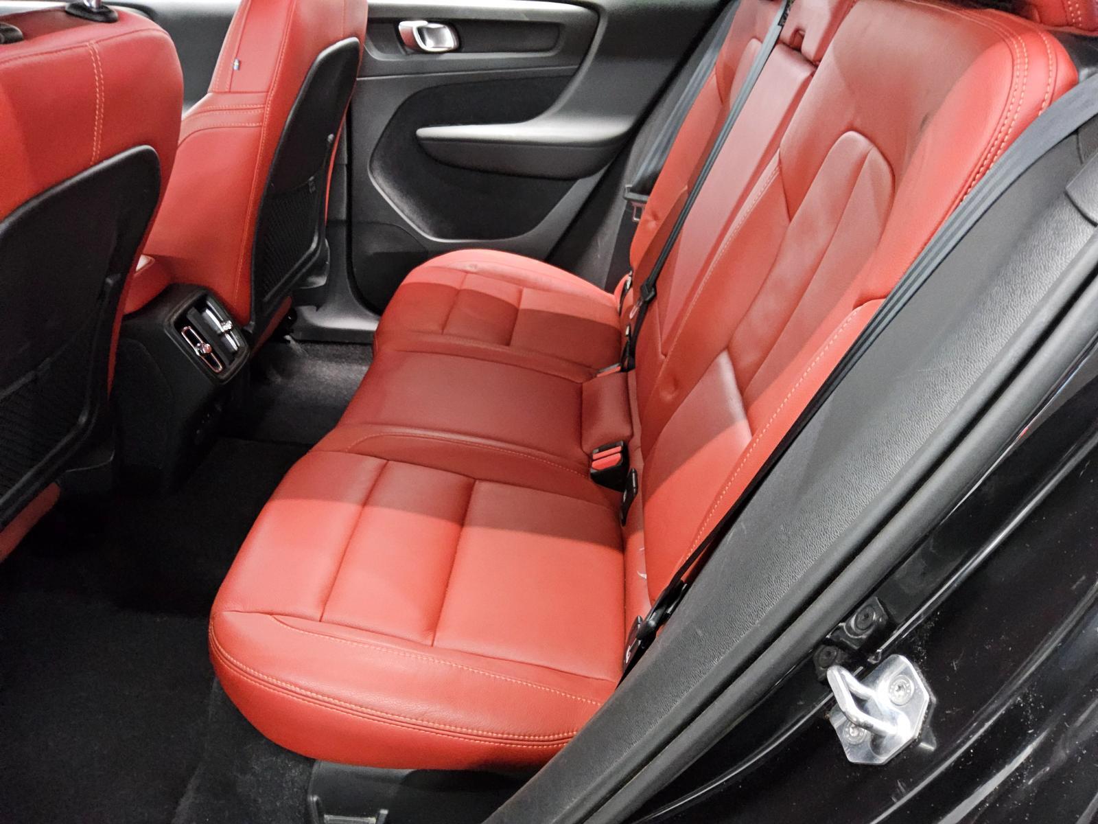 Volvo XC40 D3 Inscription Navi LED Leder 4xShz PDC RfK 13