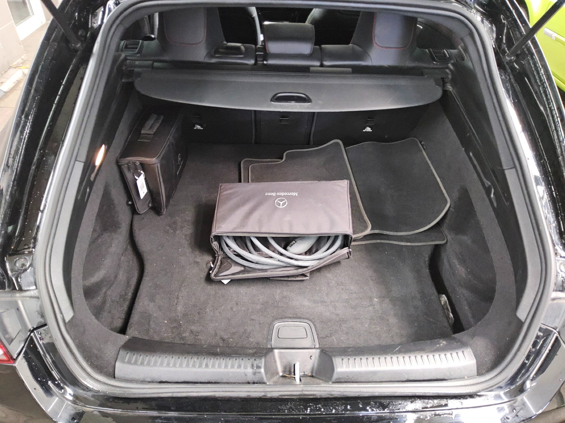 Mercedes-Benz CLA 250 Shooting Brake e AMG-Line Navi LED Pano 13