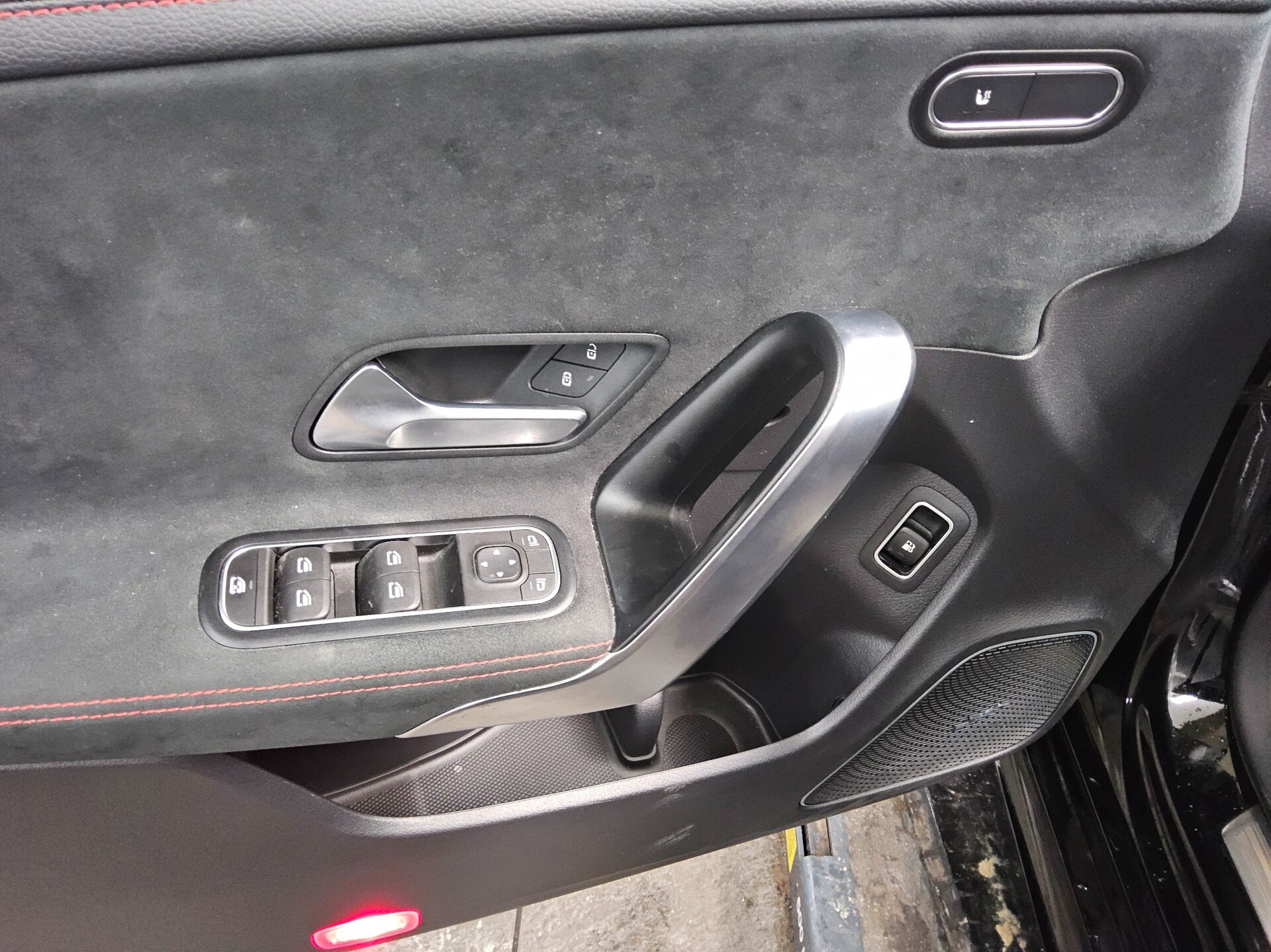 Mercedes-Benz CLA 250 Shooting Brake e AMG-Line Navi LED Pano 10