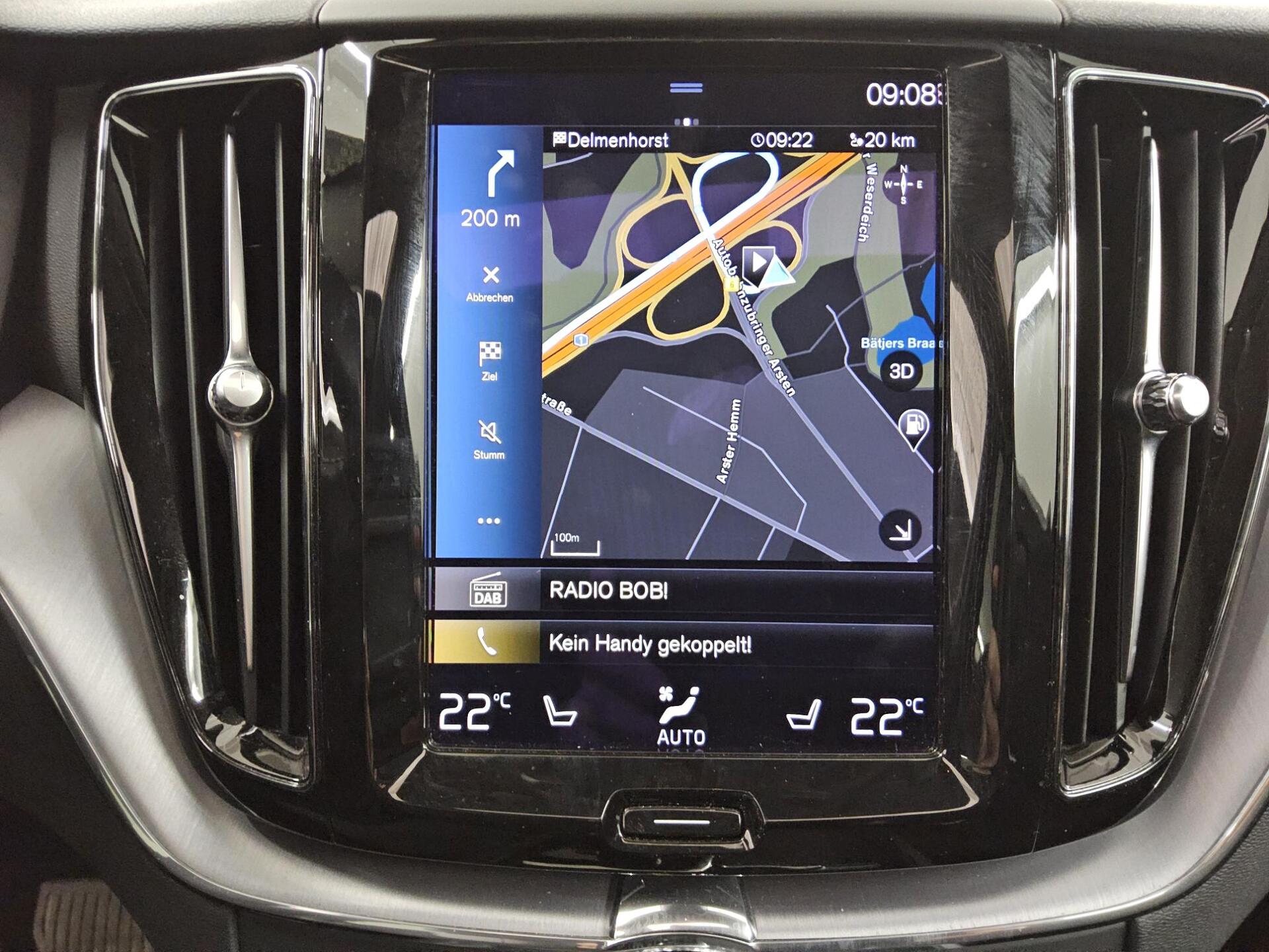 Volvo XC60 B4 D Momentum Pro Navi Pano 360° H-K StHzg 7