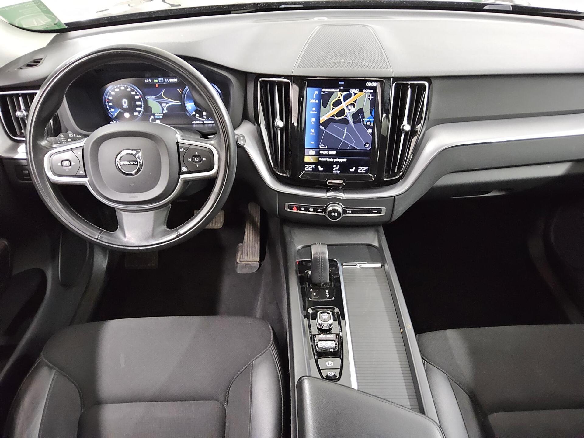 Volvo XC60 B4 D Momentum Pro Navi Pano 360° H-K StHzg 5
