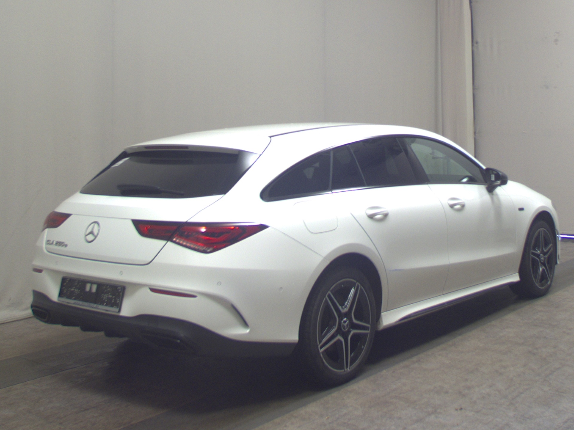 Mercedes-Benz CLA 250 Shooting Brake e AMG-Line Navi LED Night 4