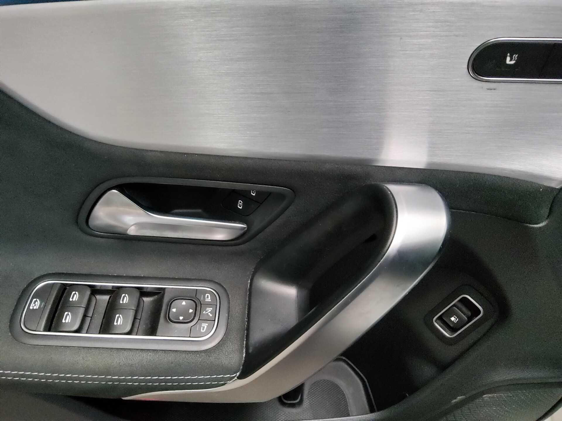 Mercedes-Benz CLA 250 Shooting Brake e AMG-Line Navi LED Night 10