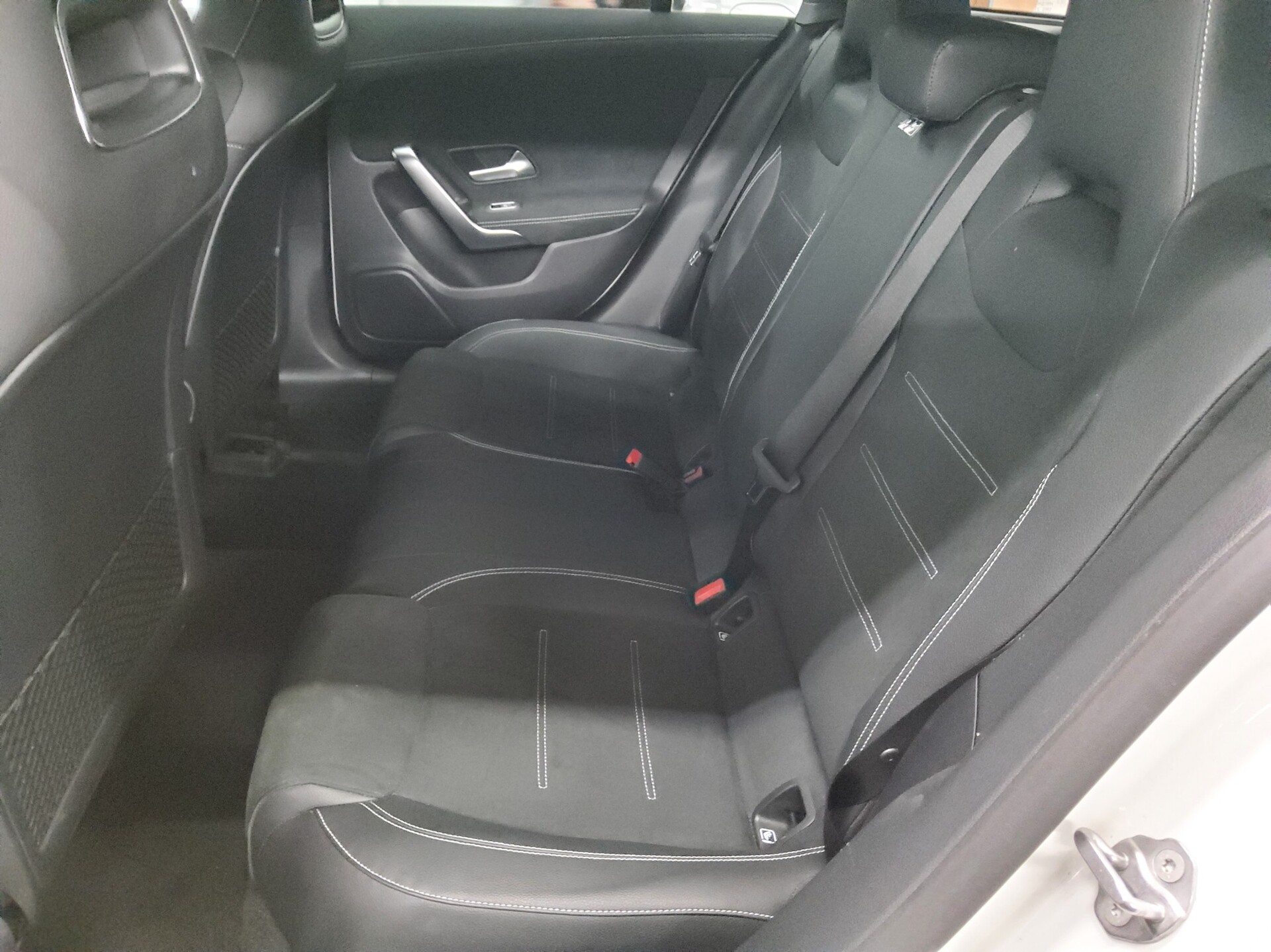 Mercedes-Benz CLA 250 Shooting Brake e AMG-Line Navi LED Night 13