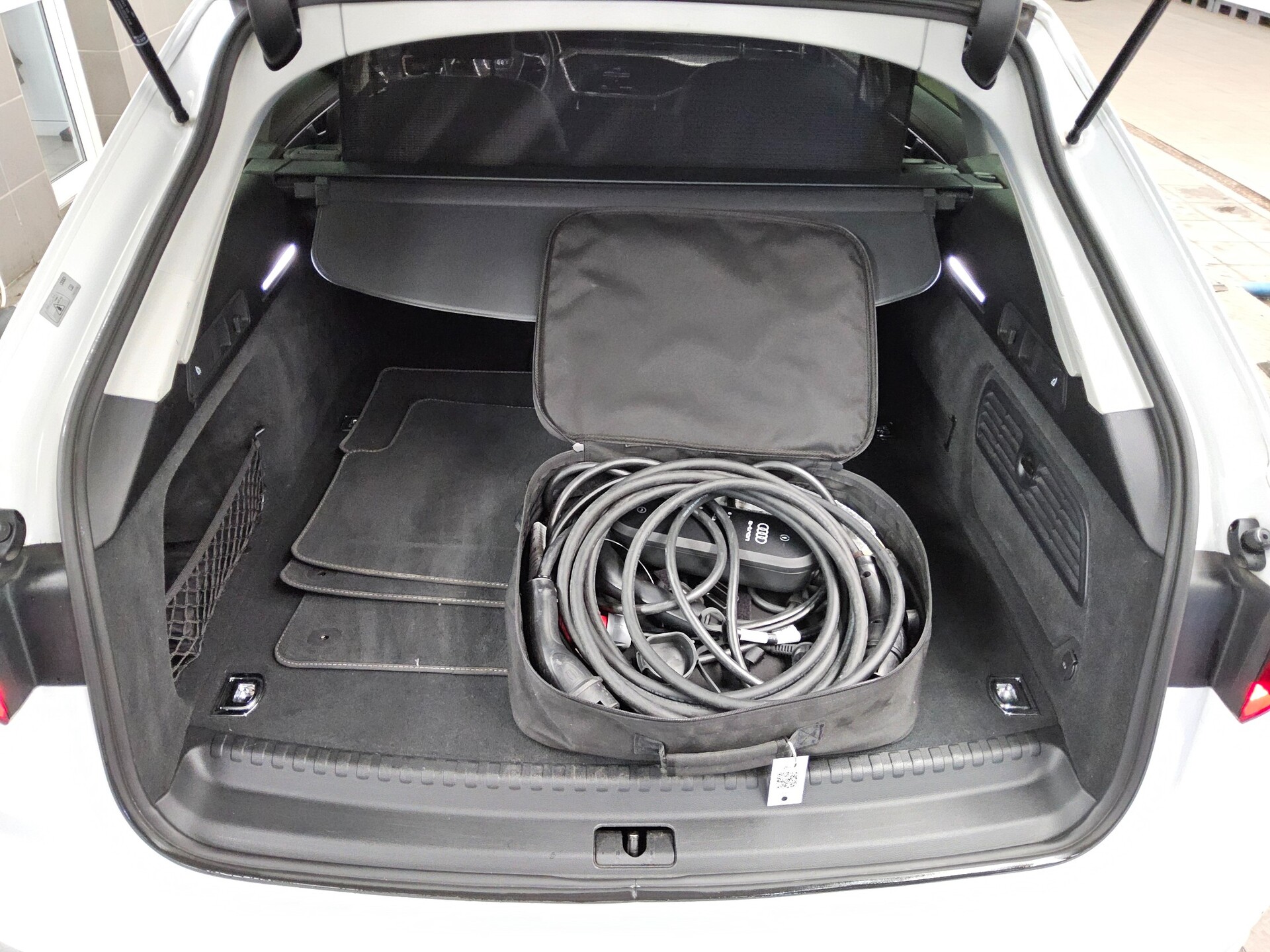 Audi A6 Avant 50 TFSI e Qu. design Leder Navi LED vc 12