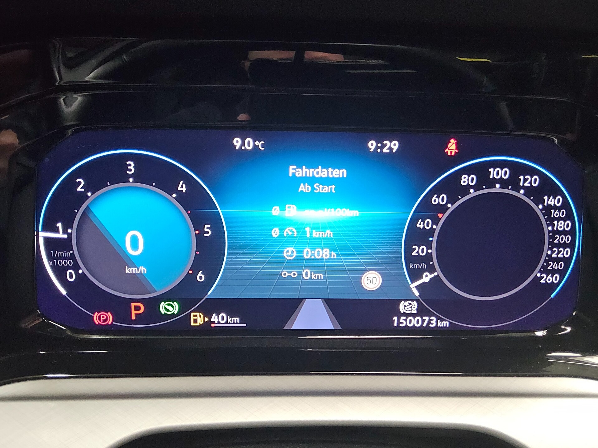 Volkswagen Golf-8 Var. 2.0 TDI Life Navi DC LED Pano StHzg 8