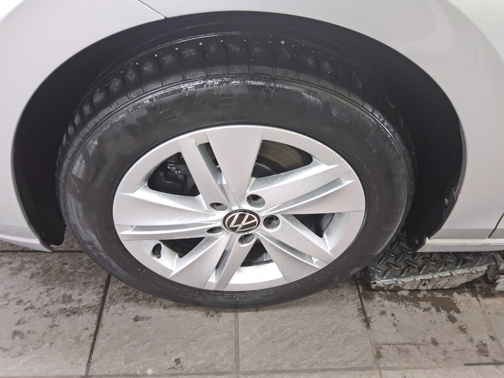 Volkswagen Golf-8 Var. 2.0 TDI Life Navi DC LED Pano StHzg 11