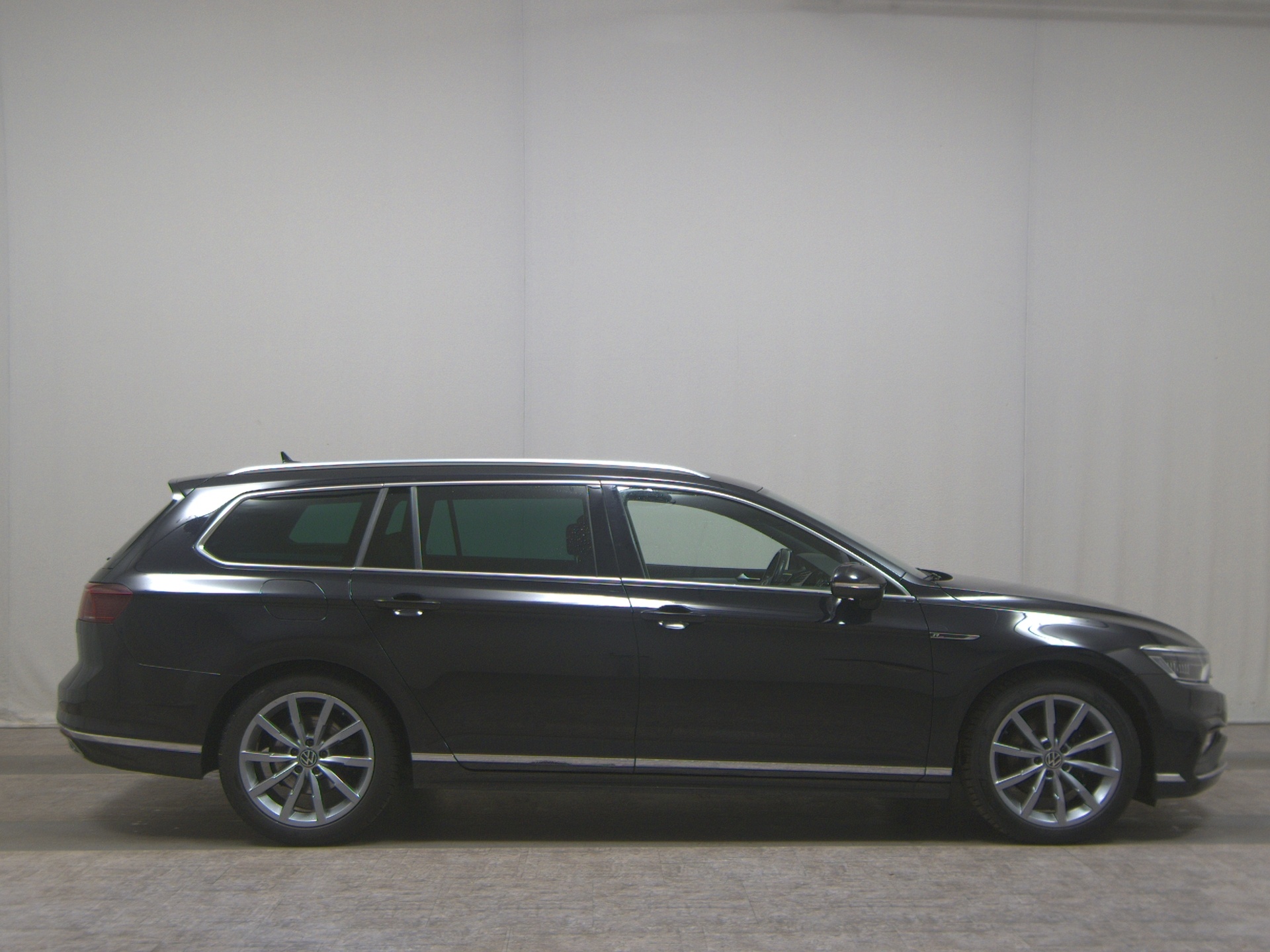 Volkswagen Passat Var. 2.0 TDI R-Line Leder Navi DC Matrix