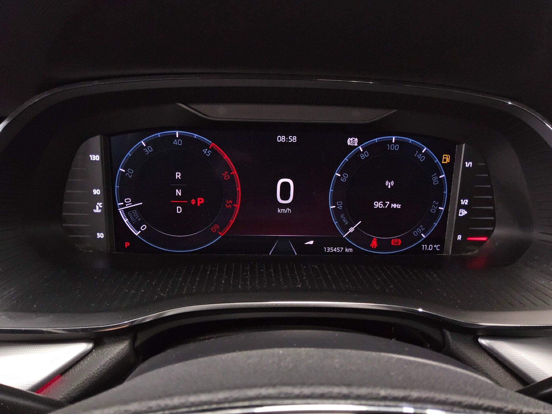 Skoda Octavia Kombi 2.0 TDI Style Leder Navi AHK Pano 8