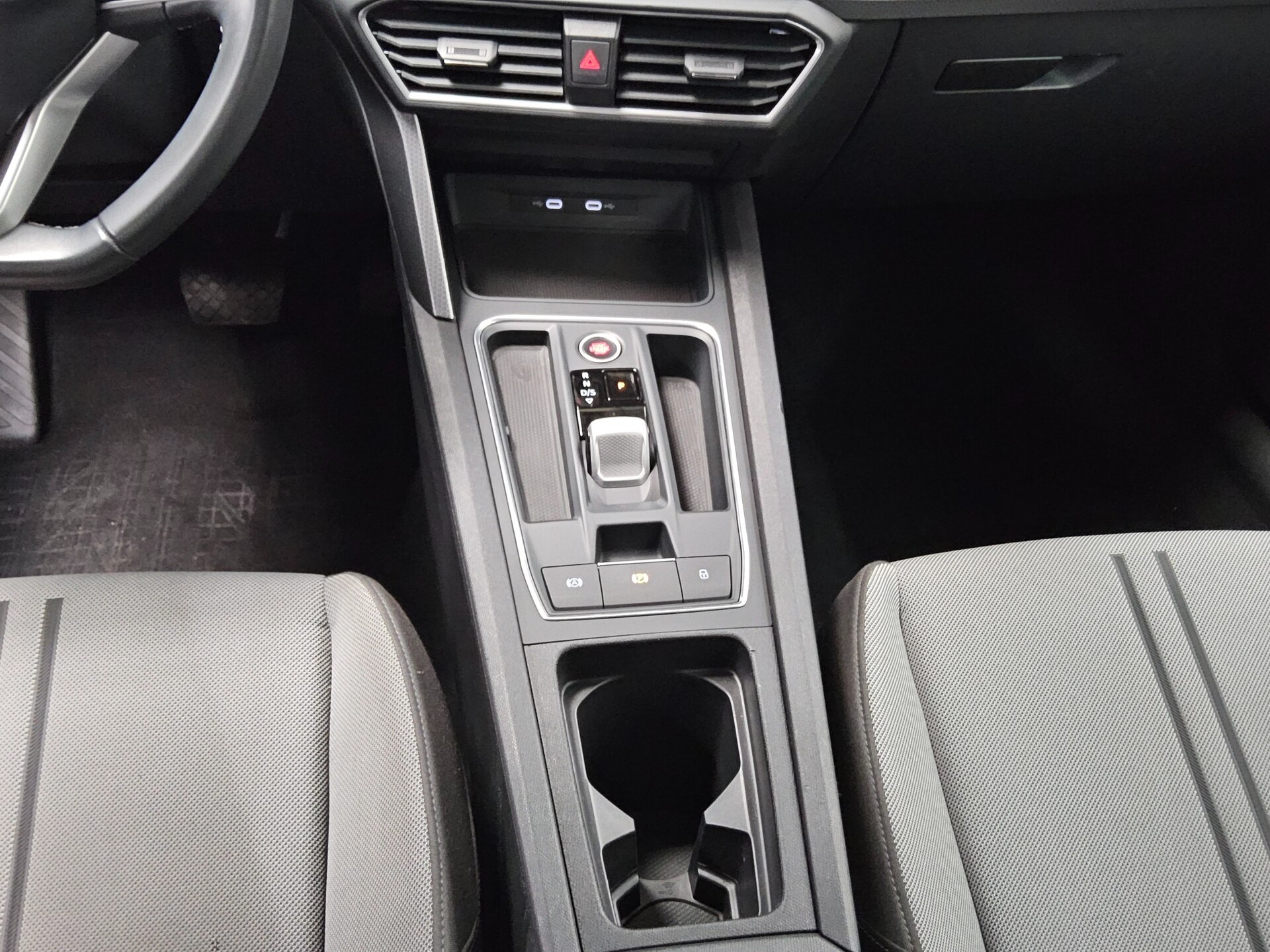 Seat Leon Sportstourer 2.0 TDI Style LED PDC Tempomat 6