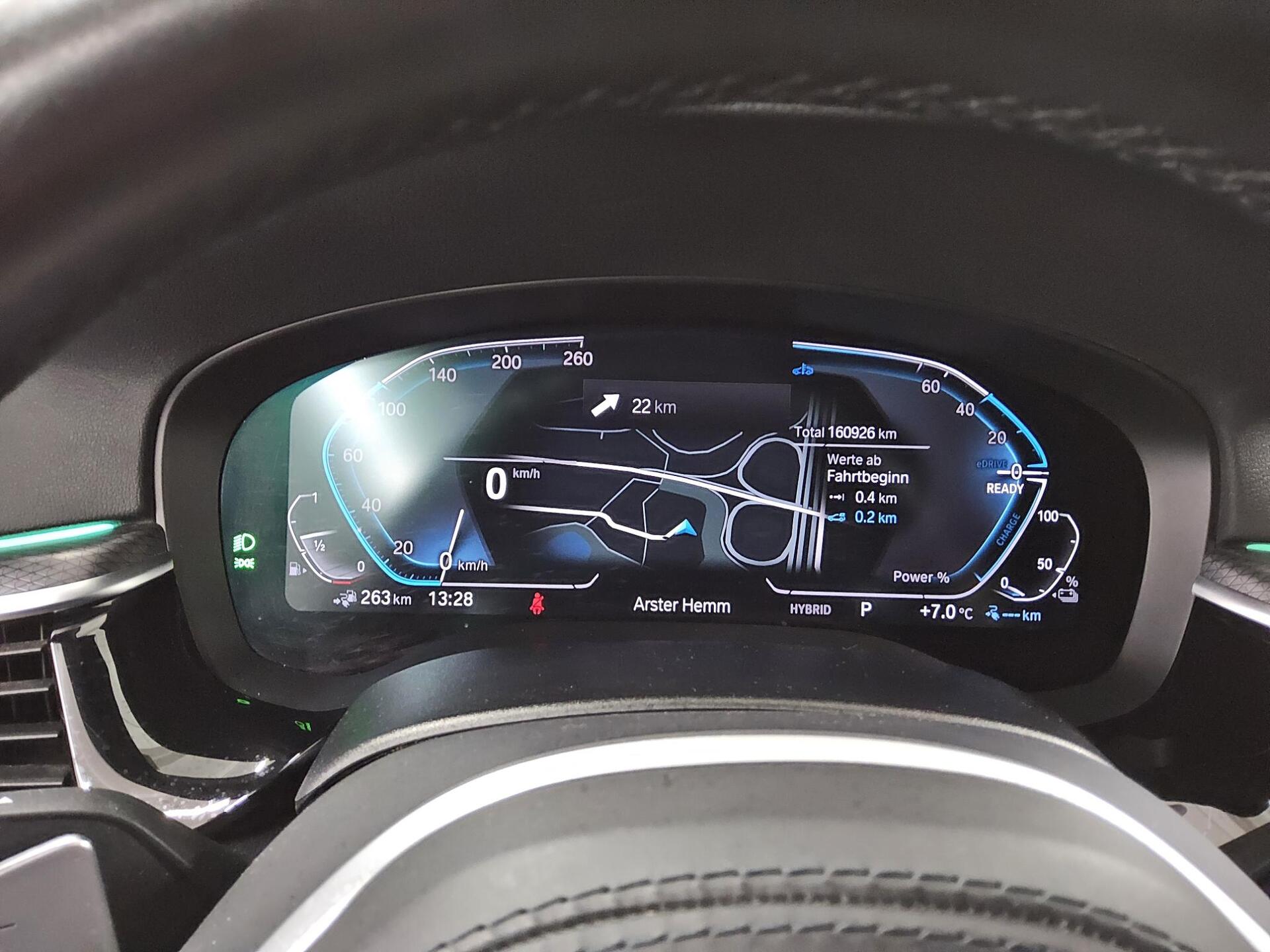 BMW 530e Touring M-Sport Navi LED+ LC prof. RfK Shz 8