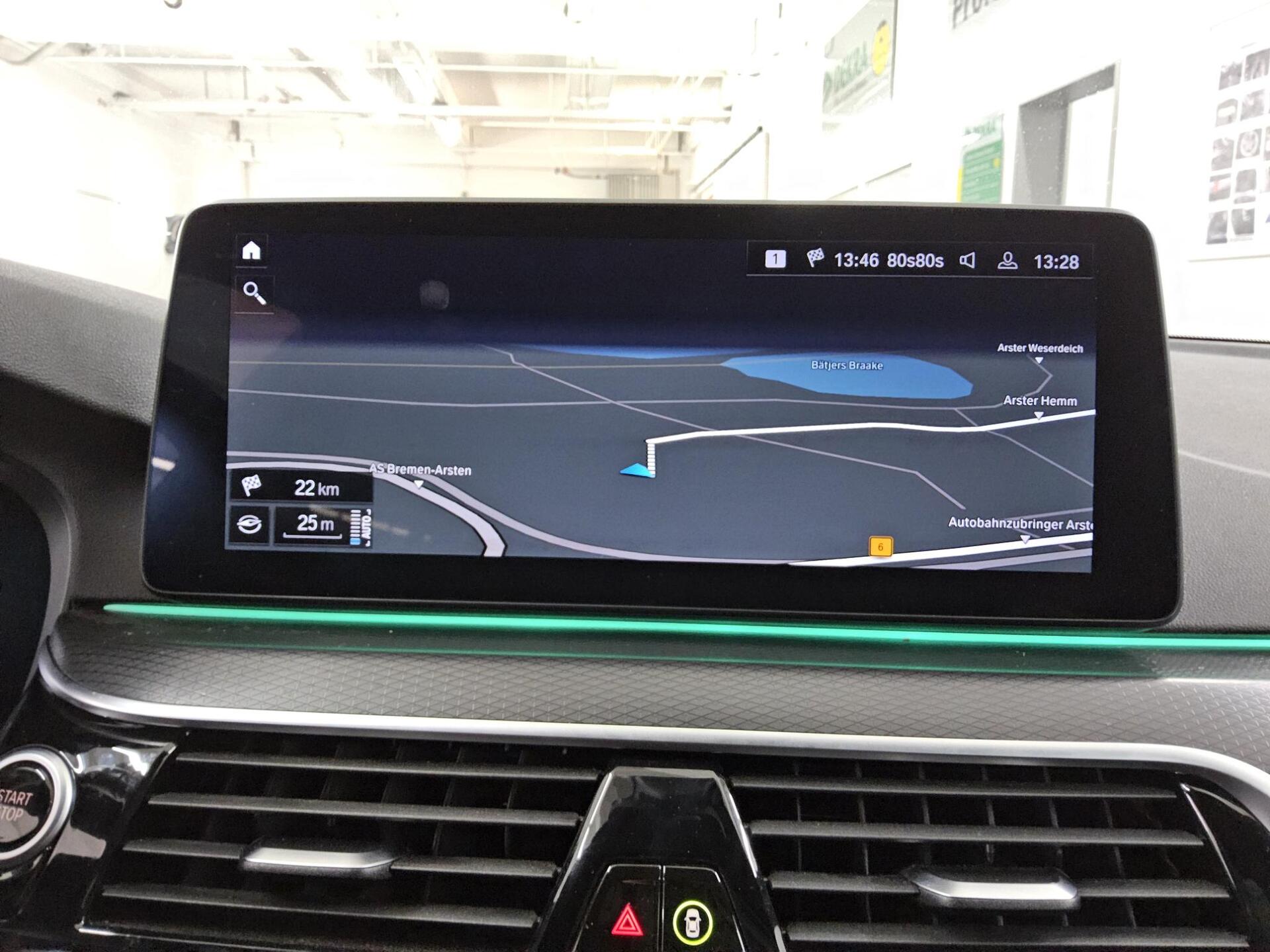 BMW 530e Touring M-Sport Navi LED+ LC prof. RfK Shz 7