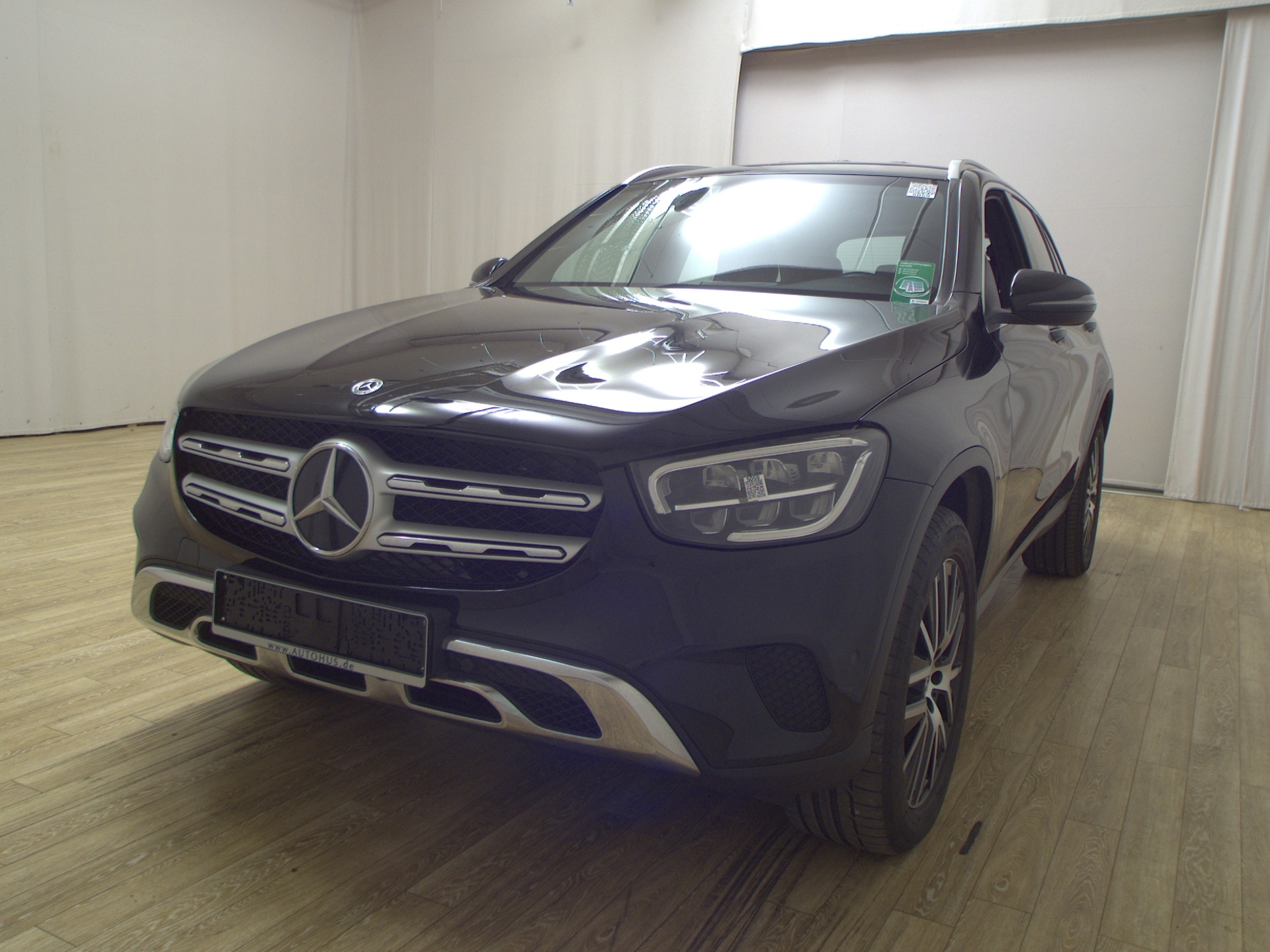Mercedes-Benz GLC 300 e 4M Leder Navi LED AHK Shz PDC Tempomat 2