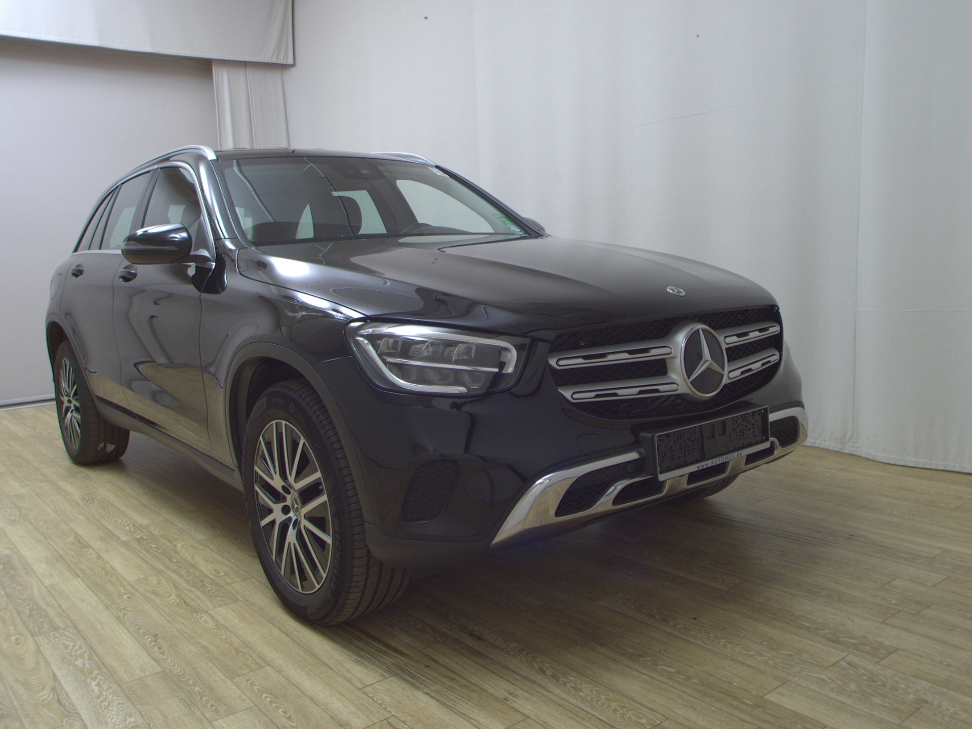 Mercedes-Benz GLC 300 e 4M Leder Navi LED AHK Shz PDC Tempomat 3
