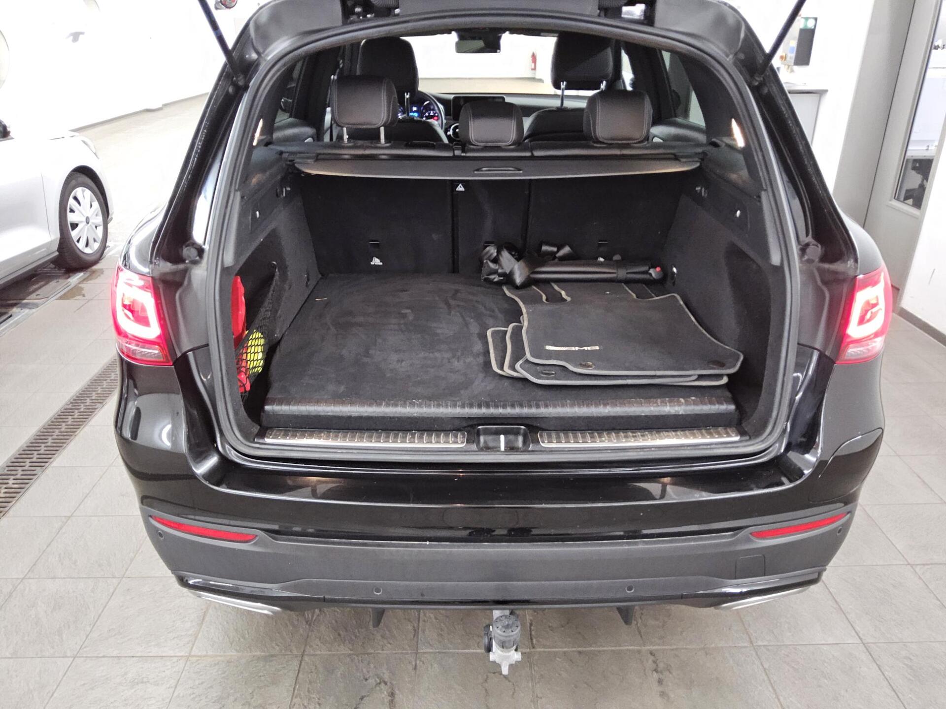 Mercedes-Benz GLC 300 de 4M AMG-Line Navi LED Night RfK AHK 11