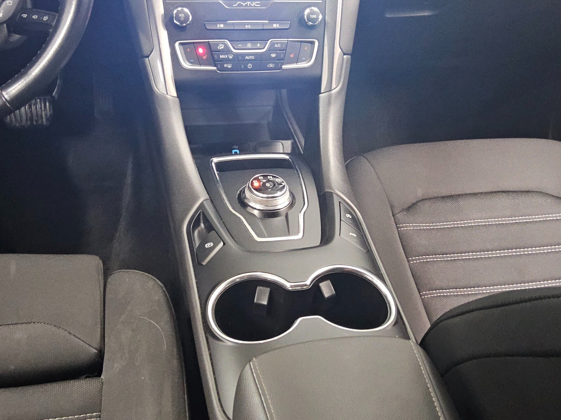 Ford Mondeo Turnier 2.0 EB Trend Navi Shz RFK PDC 6