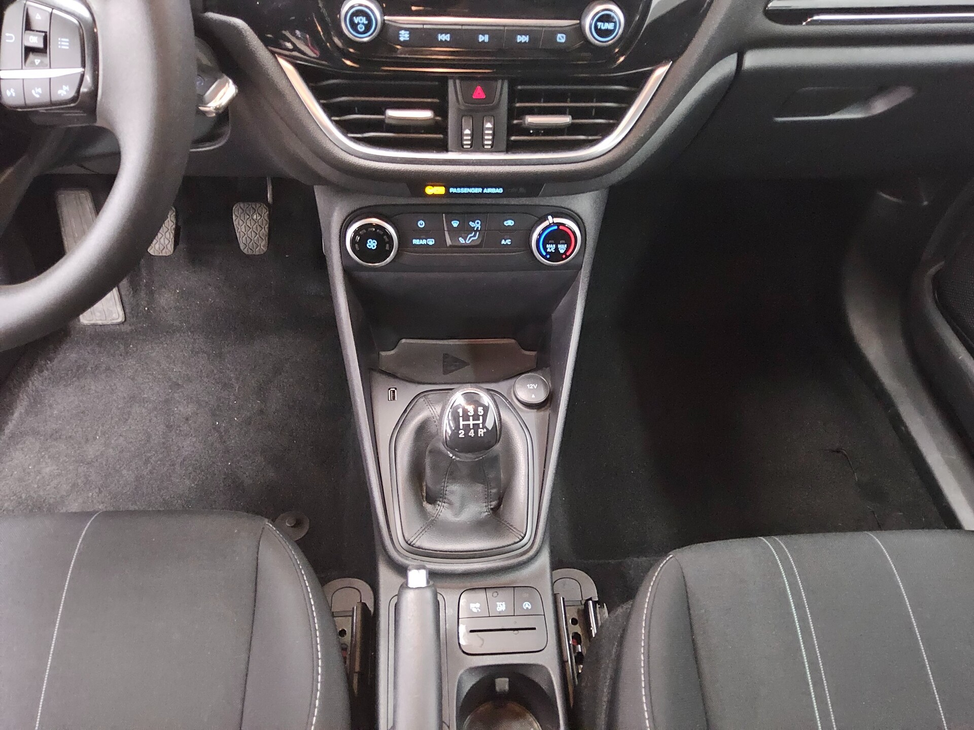 Ford Fiesta 1.1 Cool&Connect Navi PDC DAB 6