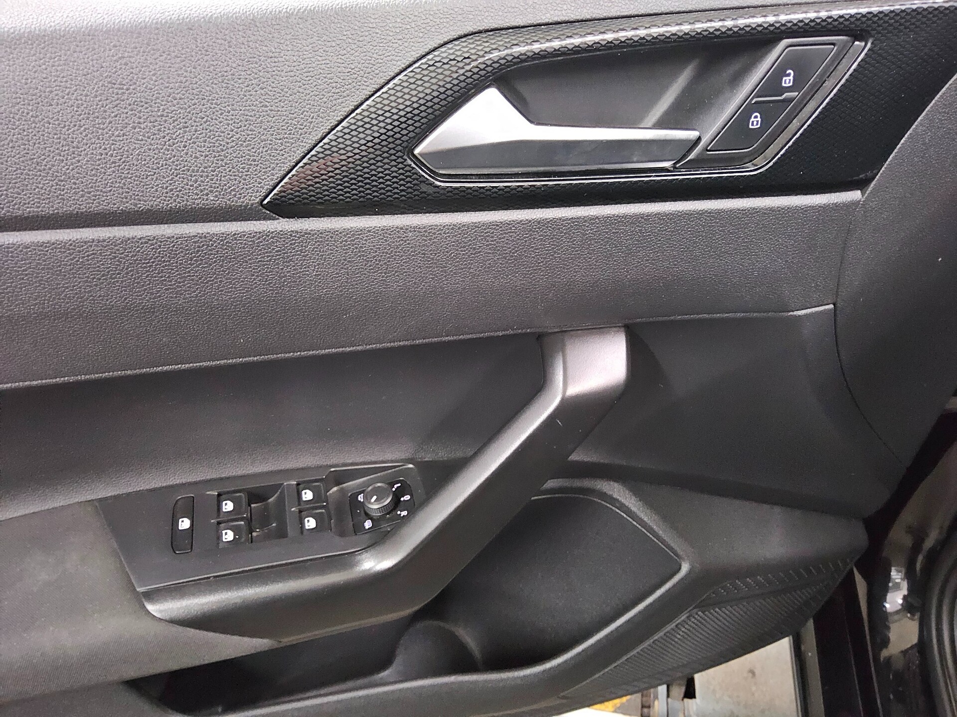 Volkswagen Polo 1.0 TSI Life Navi LED AID PDC Shz 10