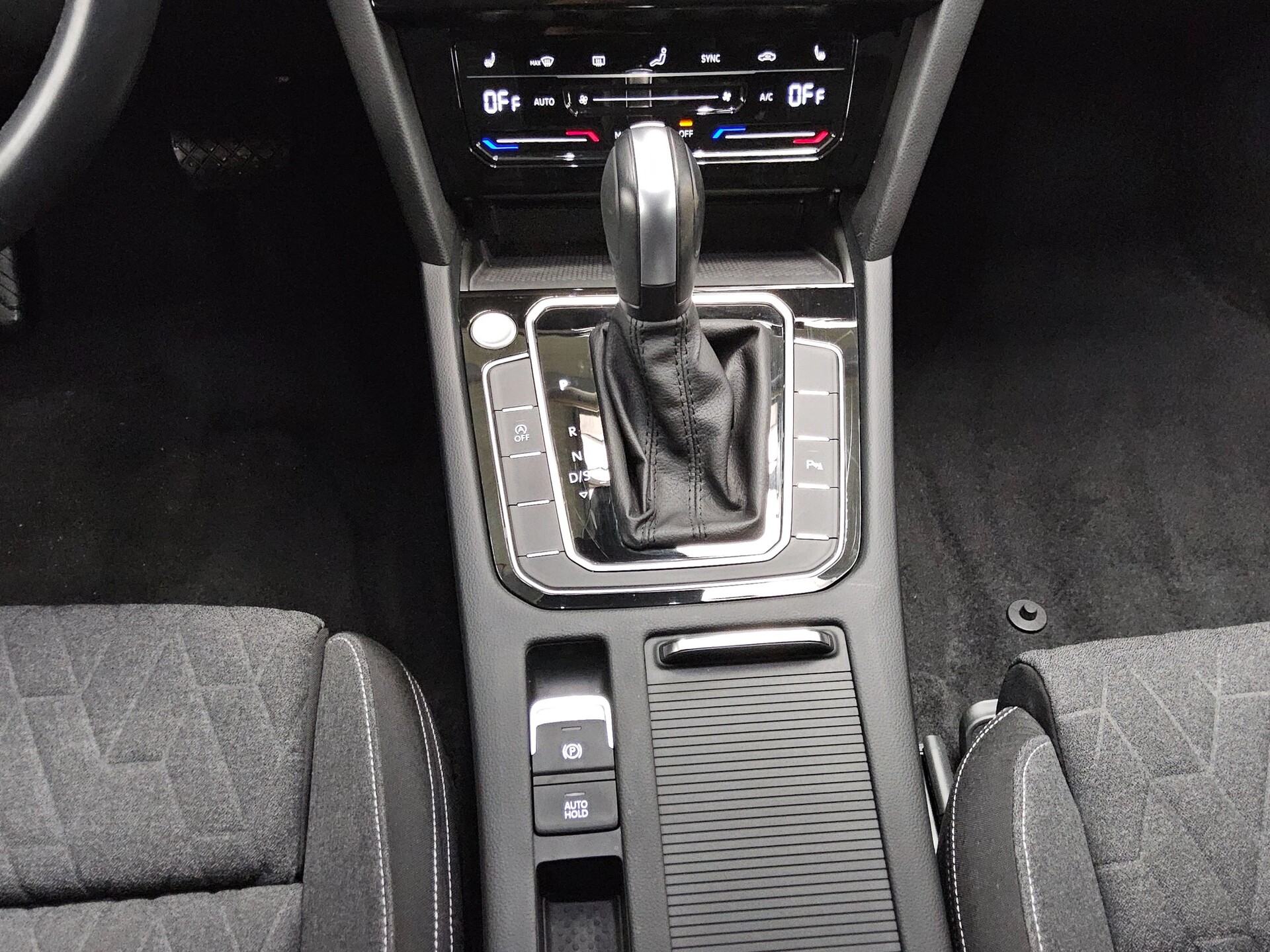 Volkswagen Passat Var. 2.0 TDI Business Navi LED H-K RfK 6