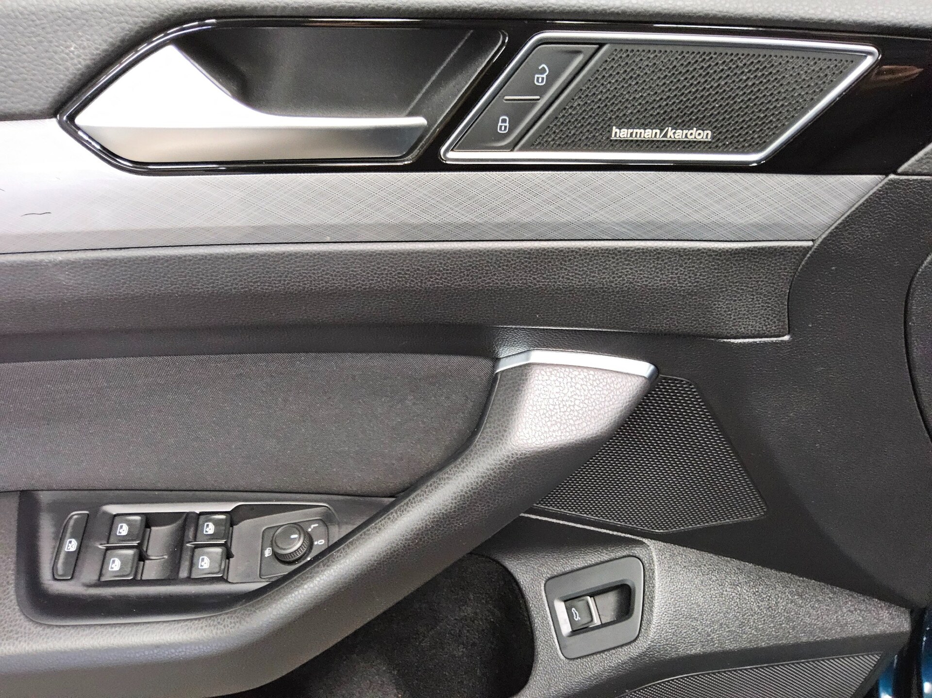 Volkswagen Passat Var. 2.0 TDI Business Navi LED H-K RfK 9