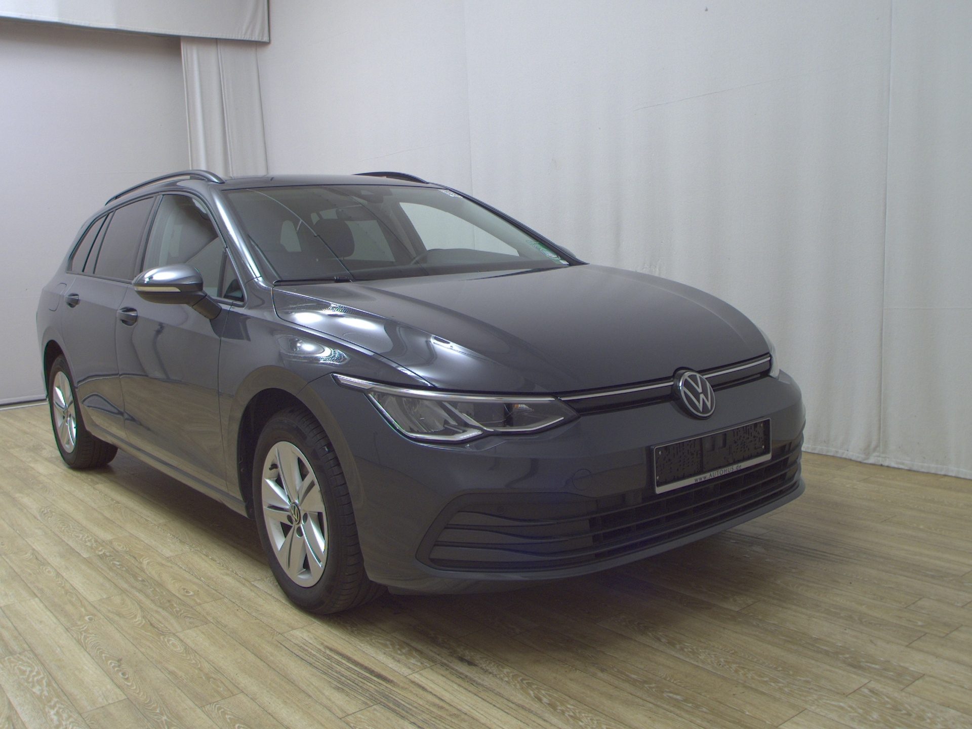 Volkswagen Golf-8 Var. 2.0 TDI Life Navi LED AID ACC Shz 3