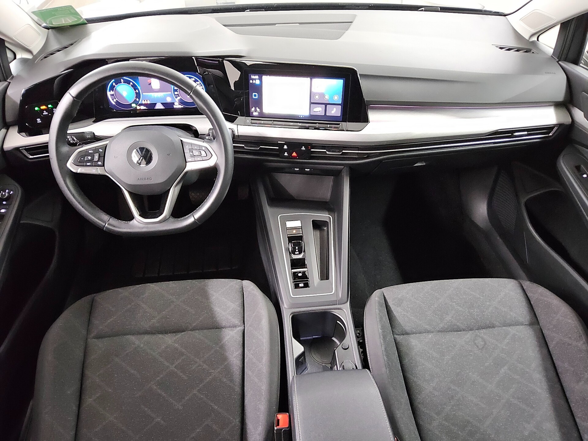 Volkswagen Golf-8 Var. 2.0 TDI Life Navi LED AID ACC Shz 5