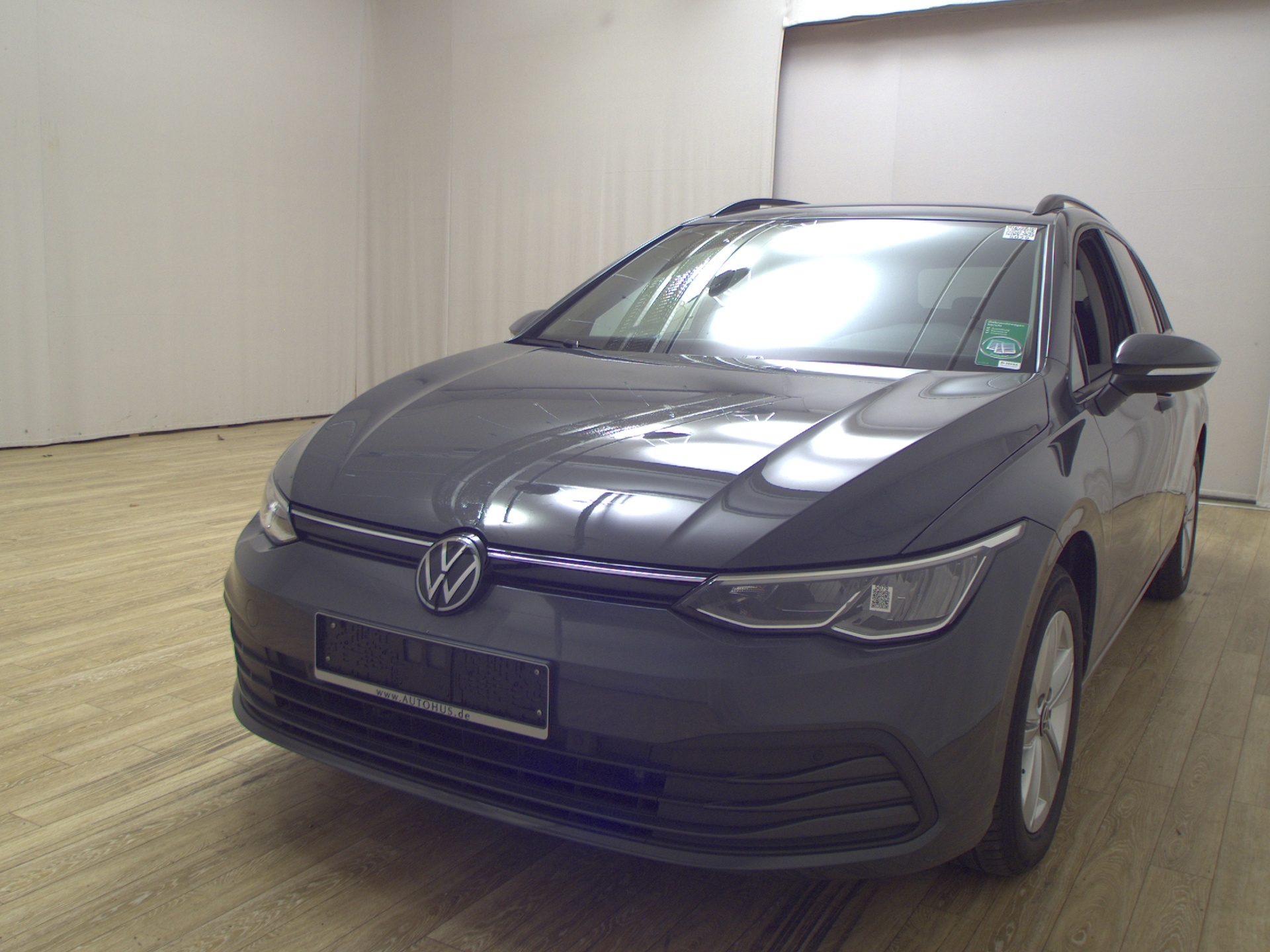Volkswagen Golf-8 Var. 2.0 TDI Life Navi LED AID ACC Shz 2