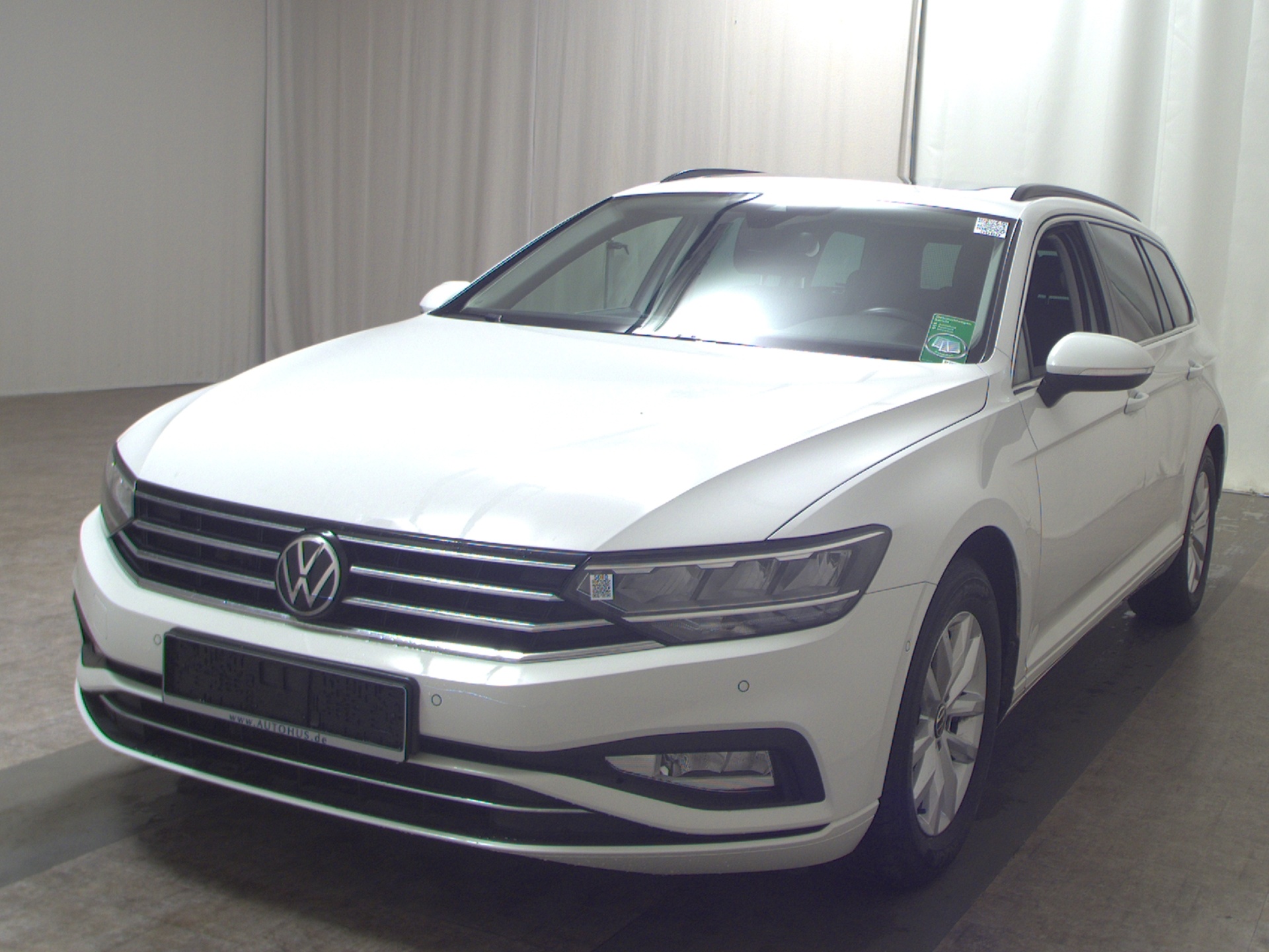 Volkswagen Passat Var. 2.0 TDI Business Navi LED Pano RFK 2