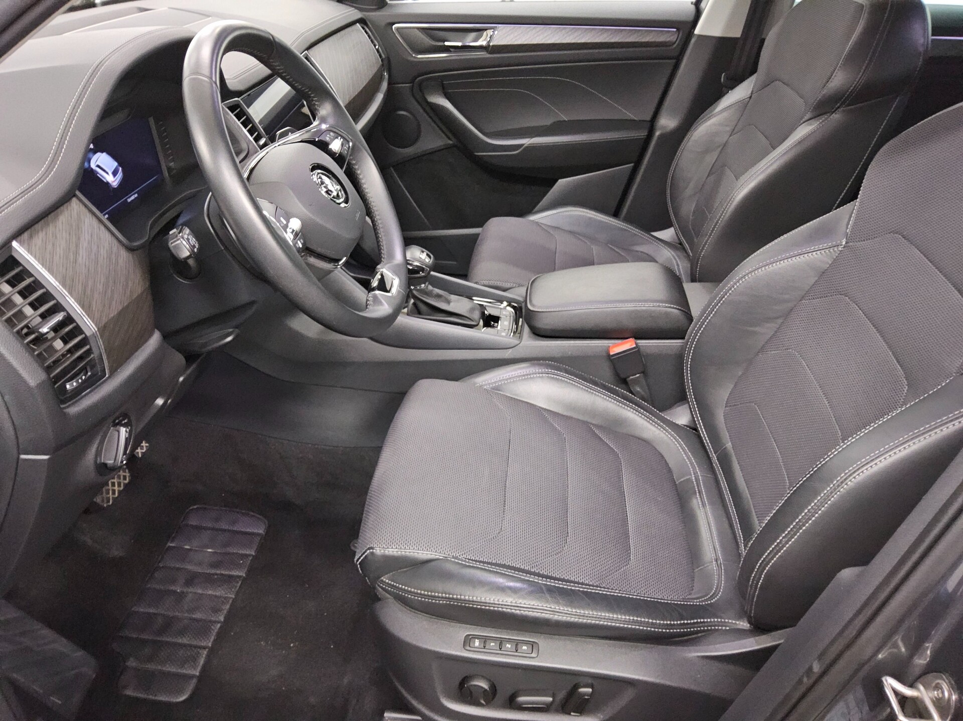 Skoda Kodiaq 2.0 TDI Style T-Leder Navi LED vc RfK PDC 9