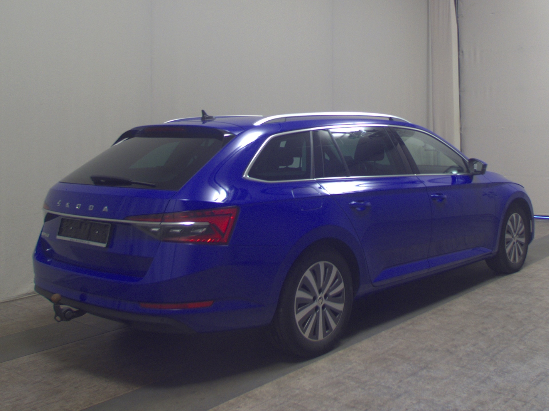 Skoda Superb Kombi 2.0 TDI Style Navi LED AID AHK ACC 4