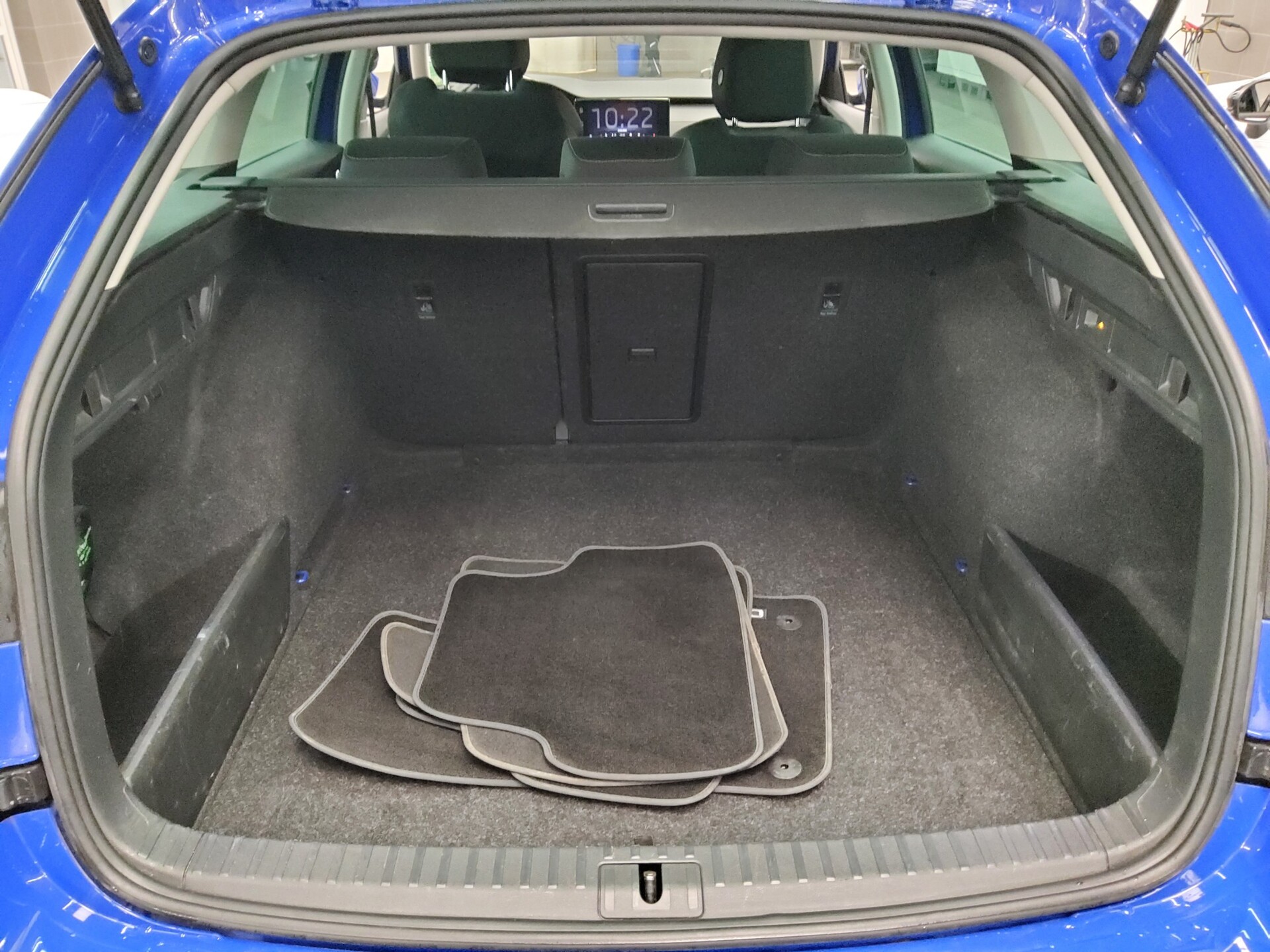 Skoda Octavia Kombi 2.0 TDI Ambition Navi LED virtual 12