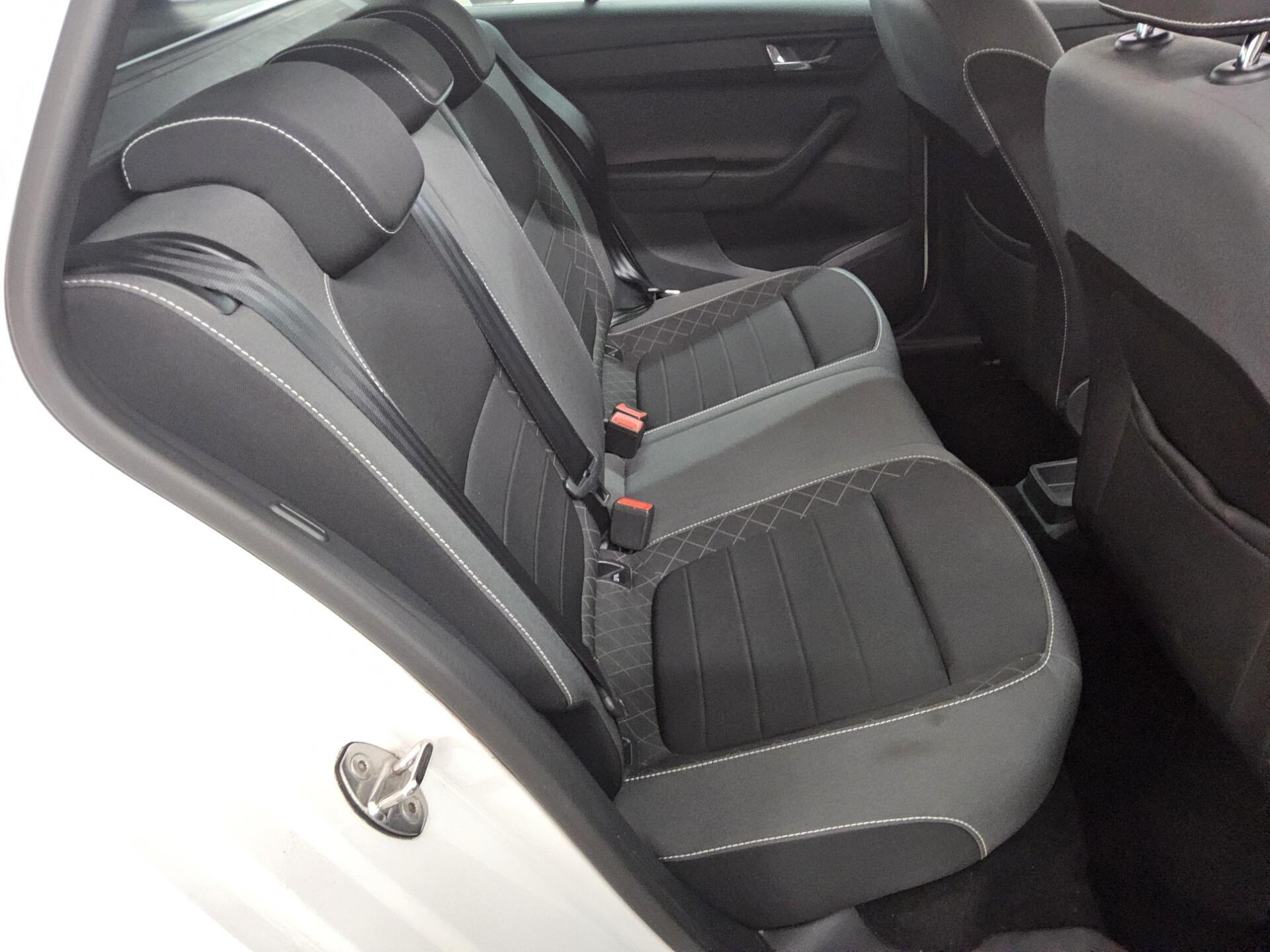 Skoda Fabia Kombi 1.0 TSI Ambition Navi PDC Tempomat 13