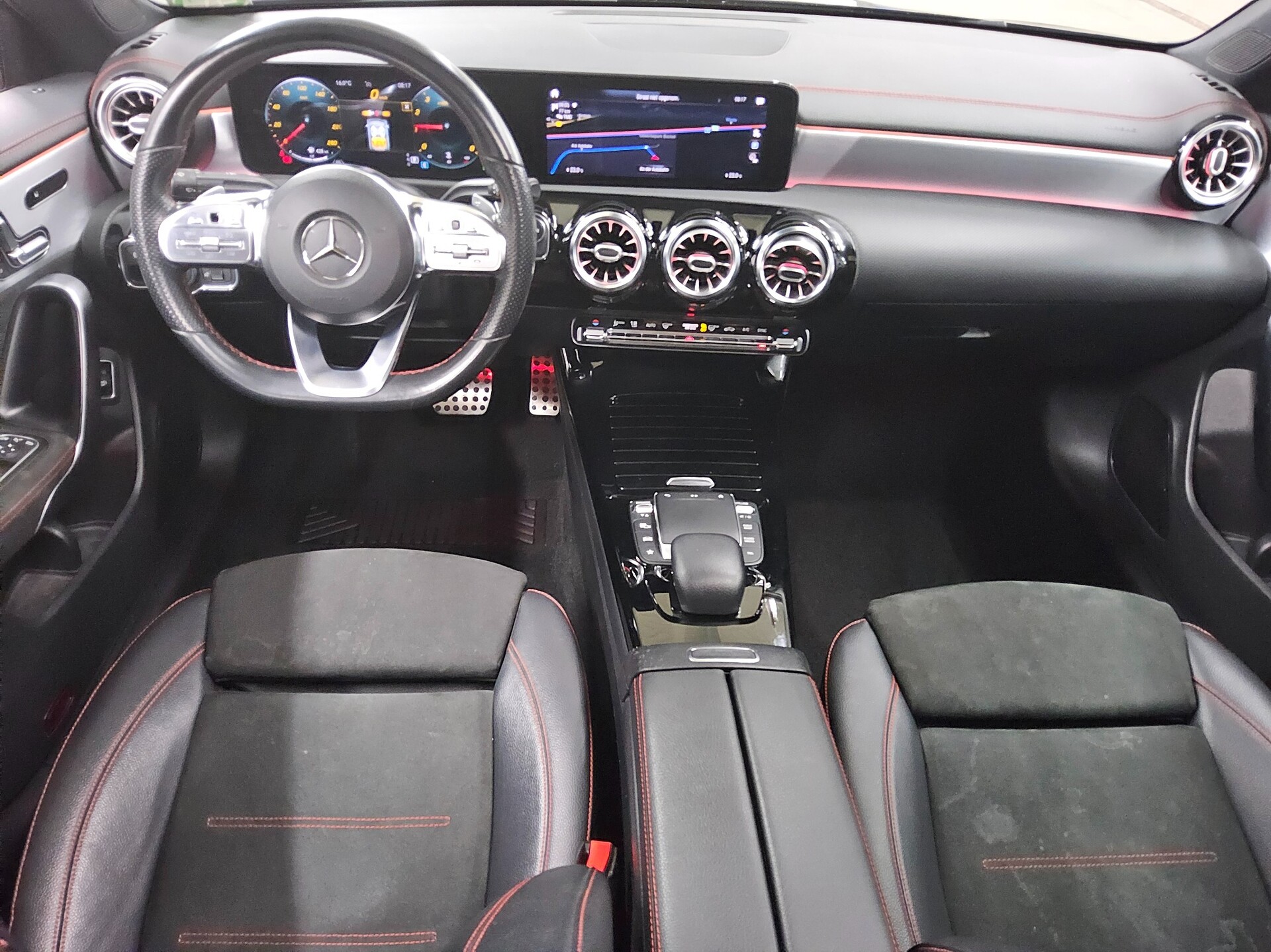 Mercedes-Benz CLA 200 AMG-Line Night Navi MB-LED Pano Memory 5