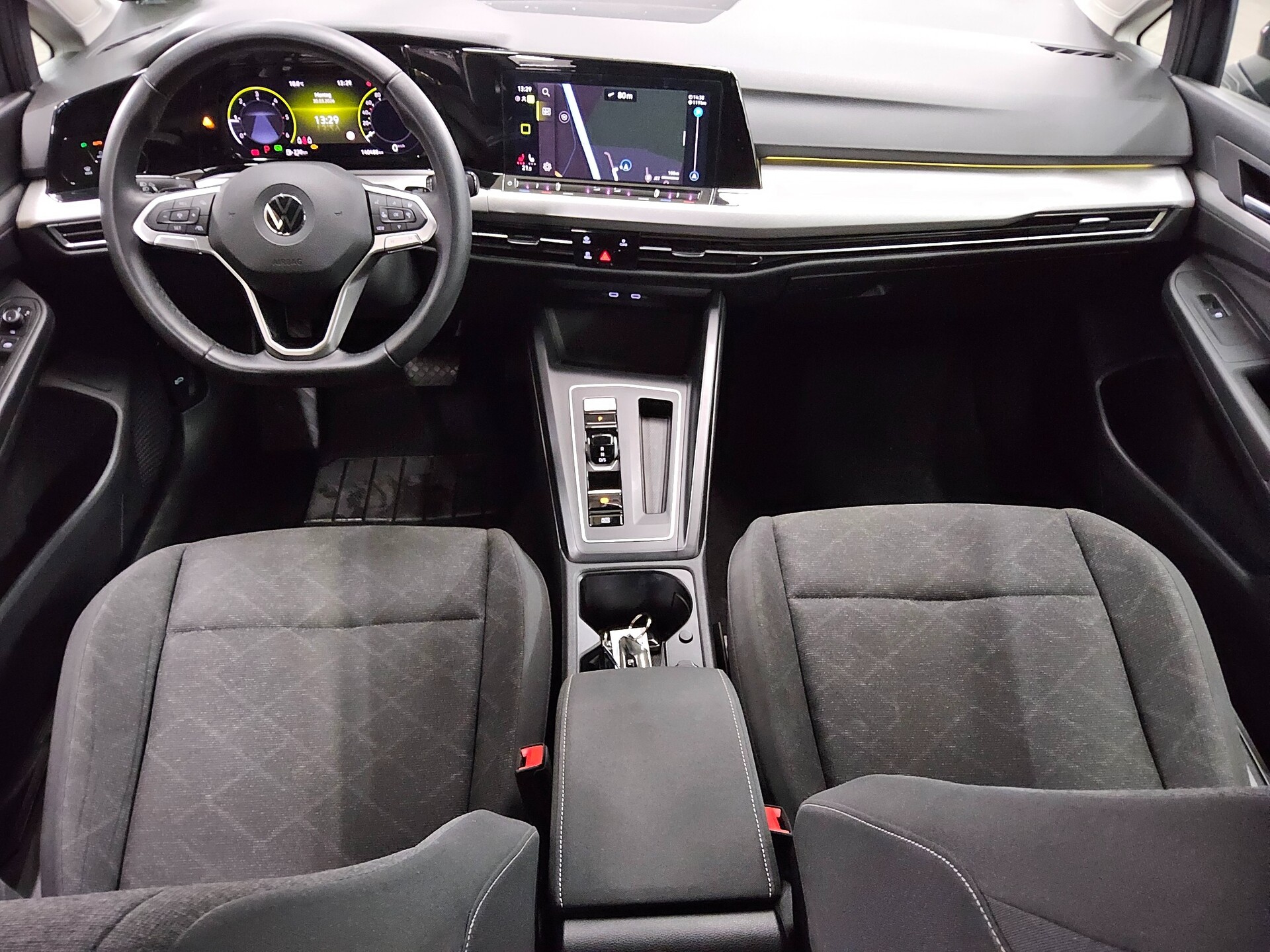 Volkswagen Golf-8 Var. 2.0 TDI Life Navi LED DC ACC PDC SHZ 5