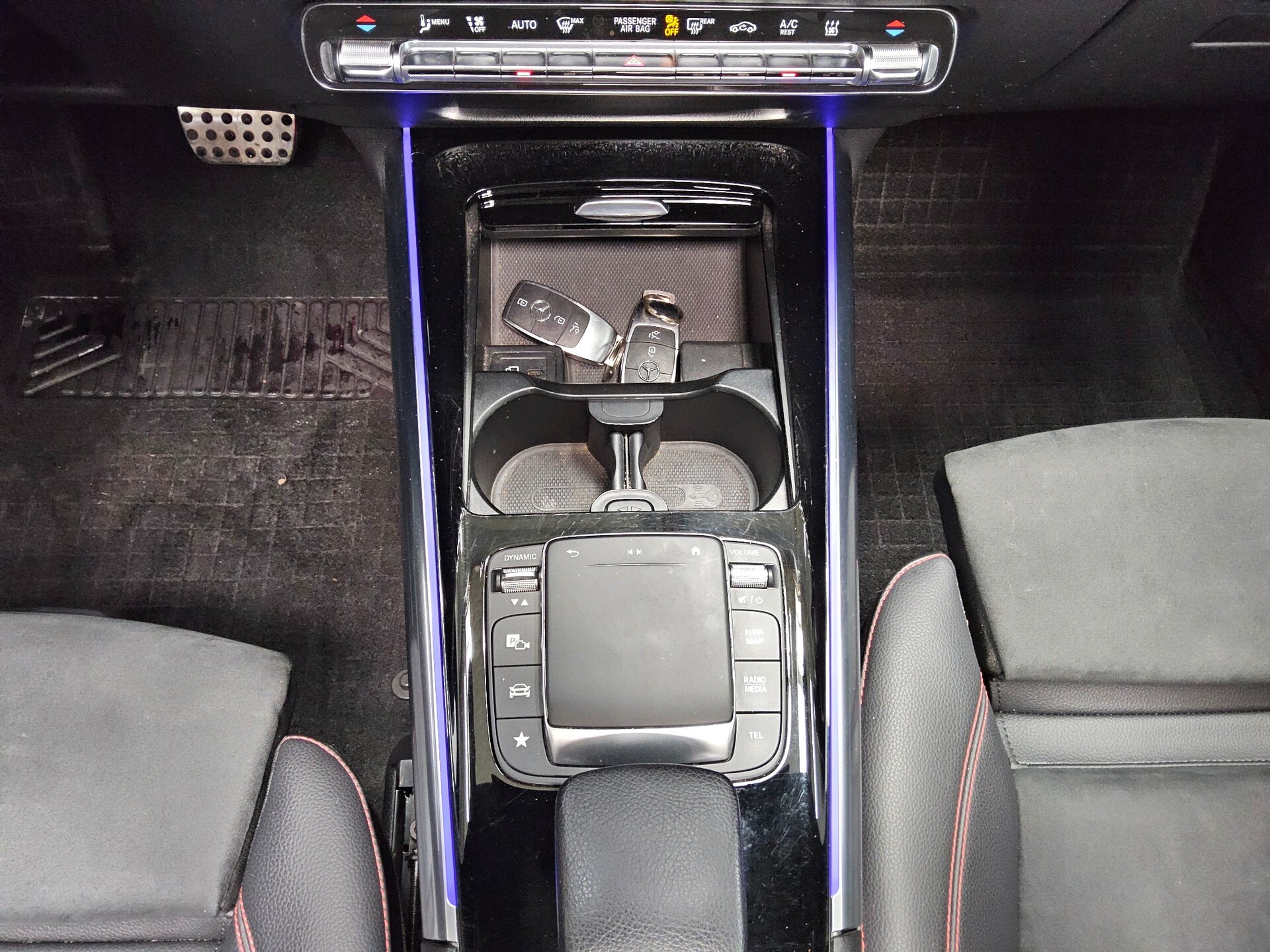 Mercedes-Benz GLA 250 e AMG-Line Navi MB-LED Pano RfK AHK Shz 6