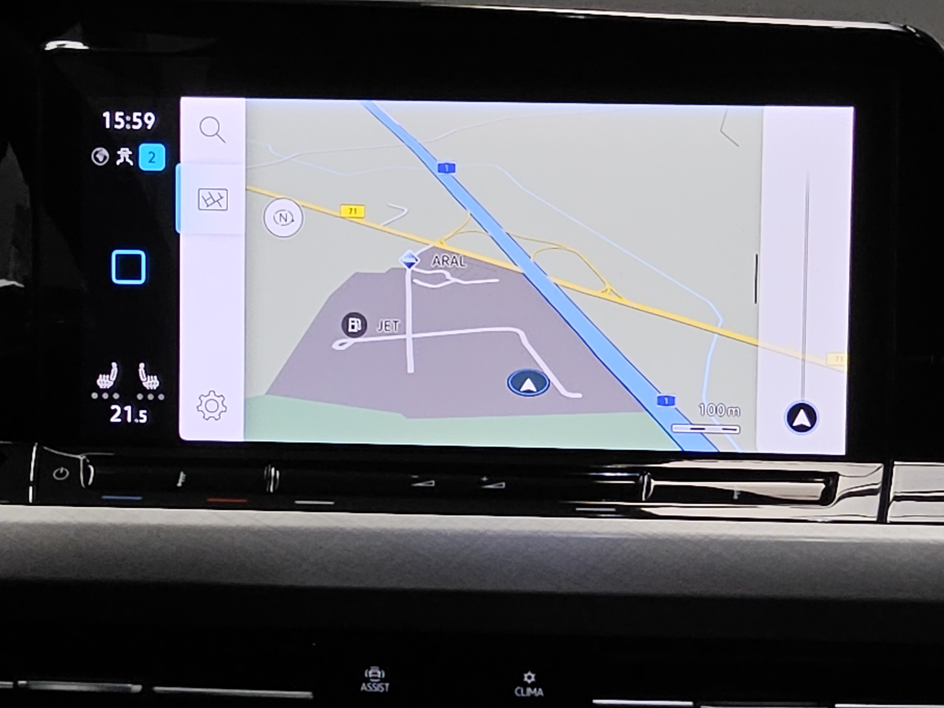 Volkswagen Golf-8 Var. 2.0 TDI Life Navi LED DC ACC PDC Shz 7